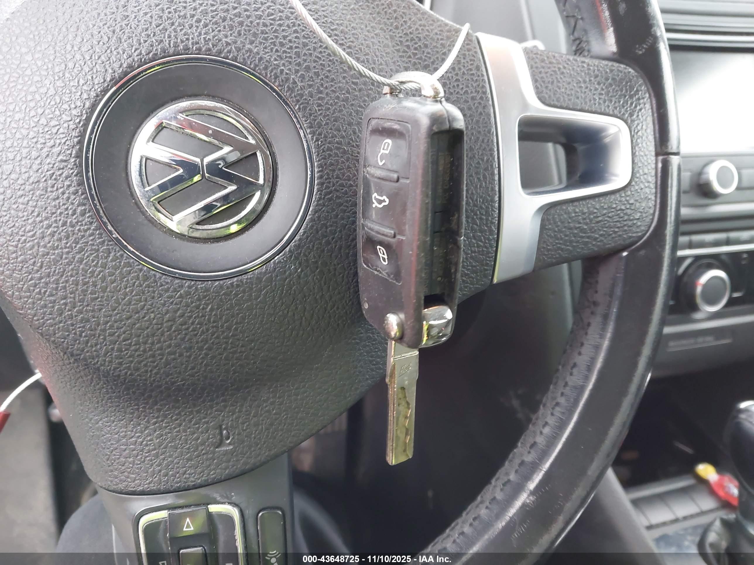VOLKSWAGEN GOLF image 11