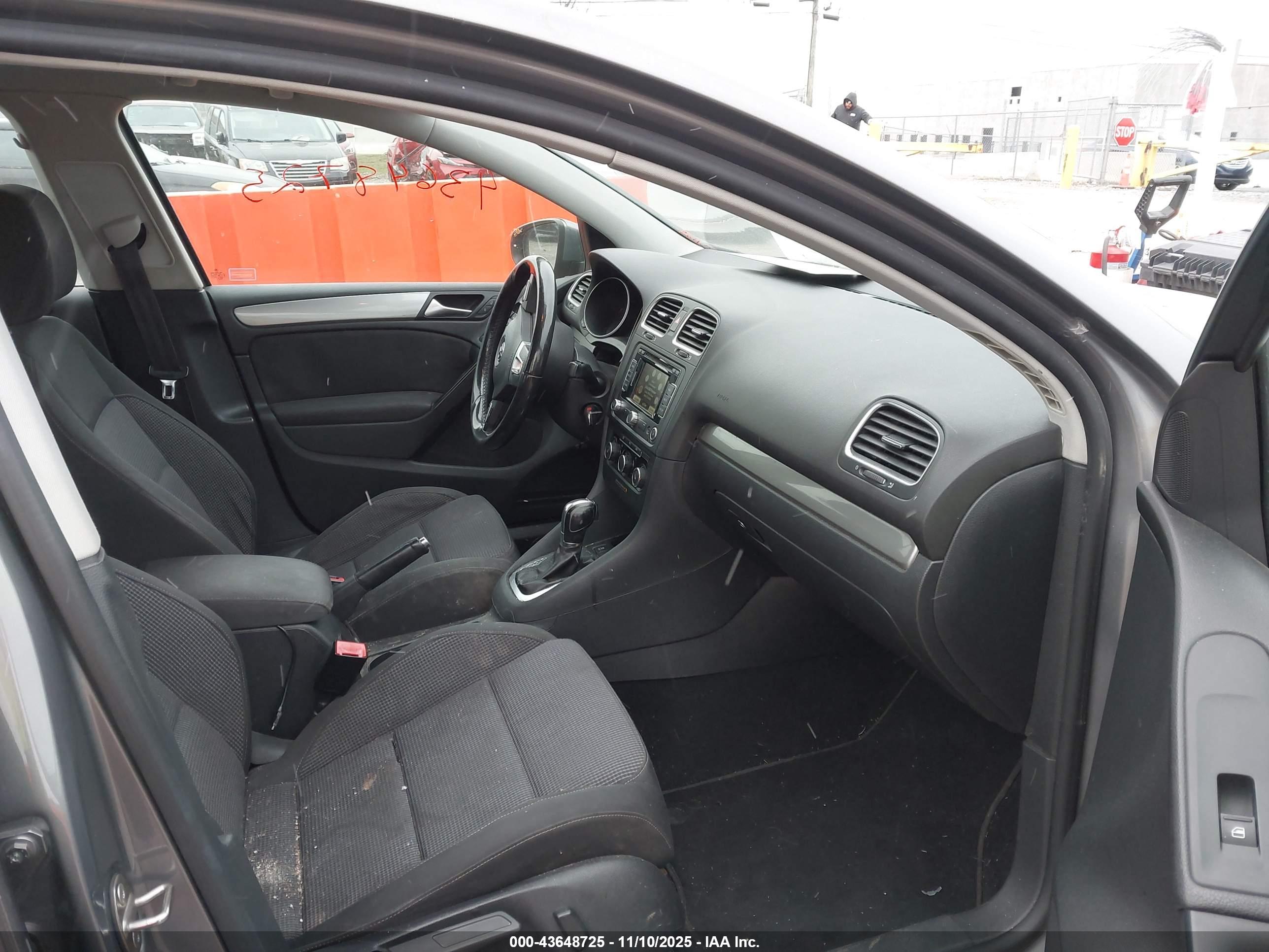 VOLKSWAGEN GOLF image 5