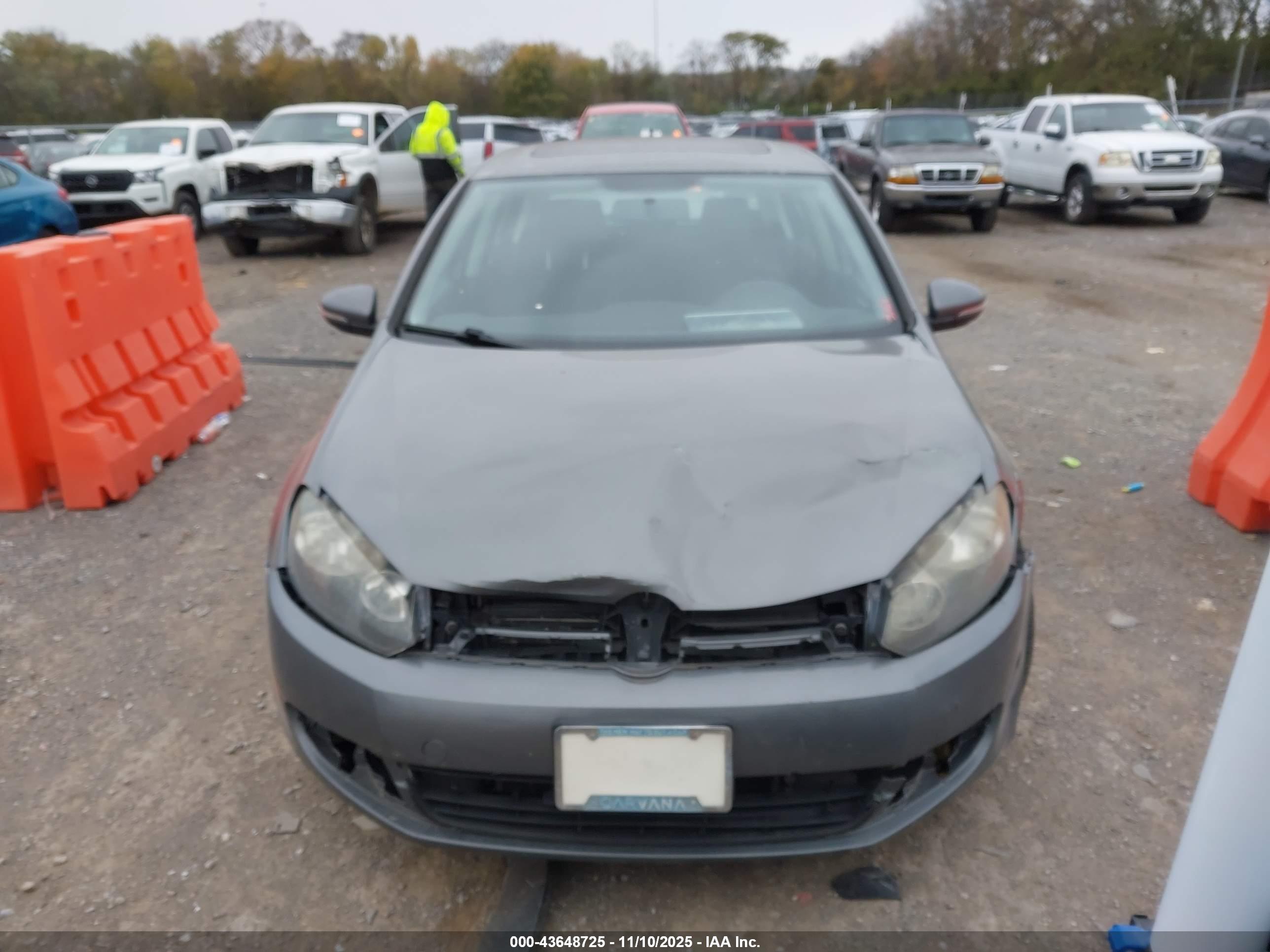 VOLKSWAGEN GOLF image 6