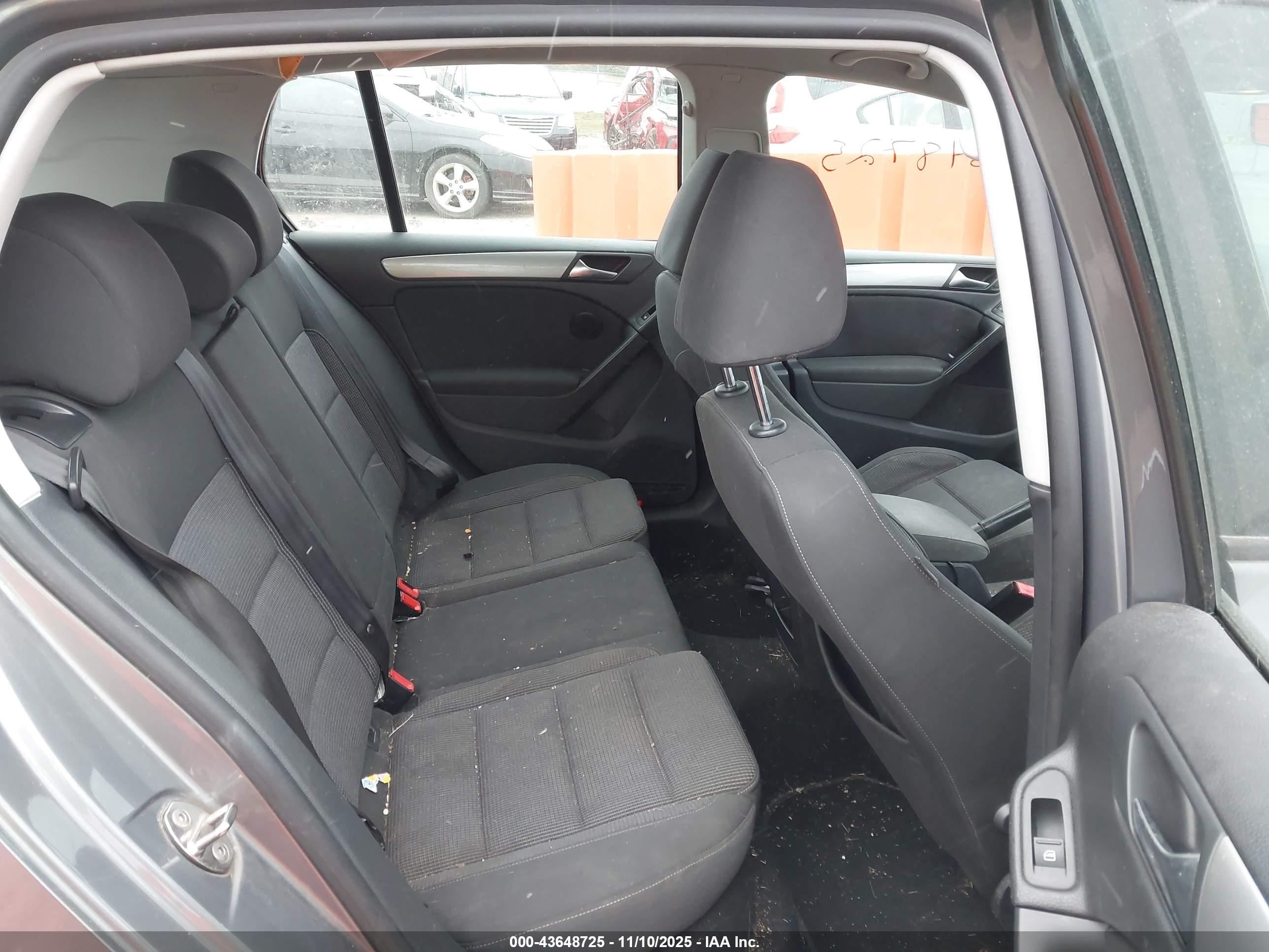 VOLKSWAGEN GOLF image 8
