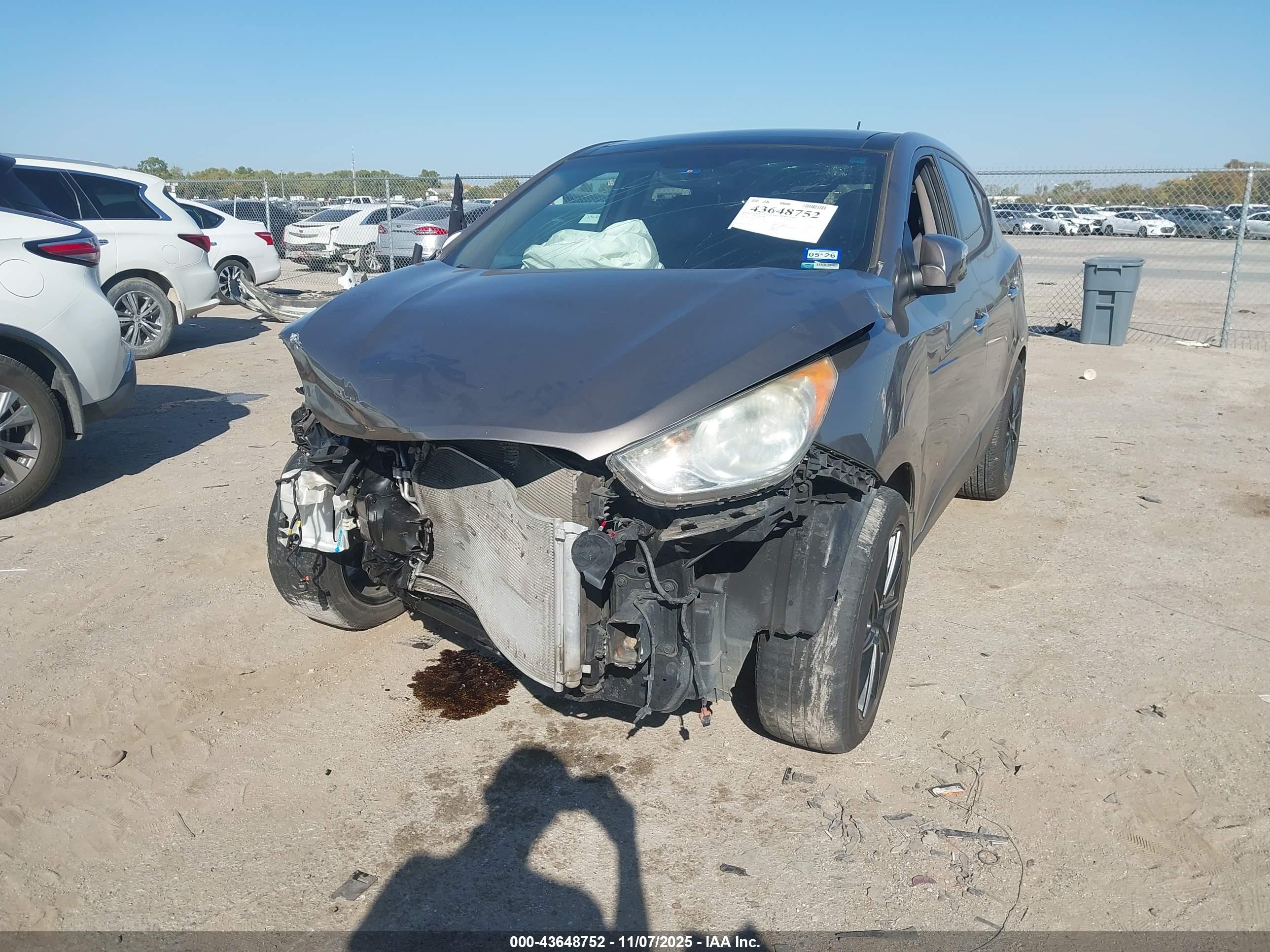 HYUNDAI TUCSON image 2