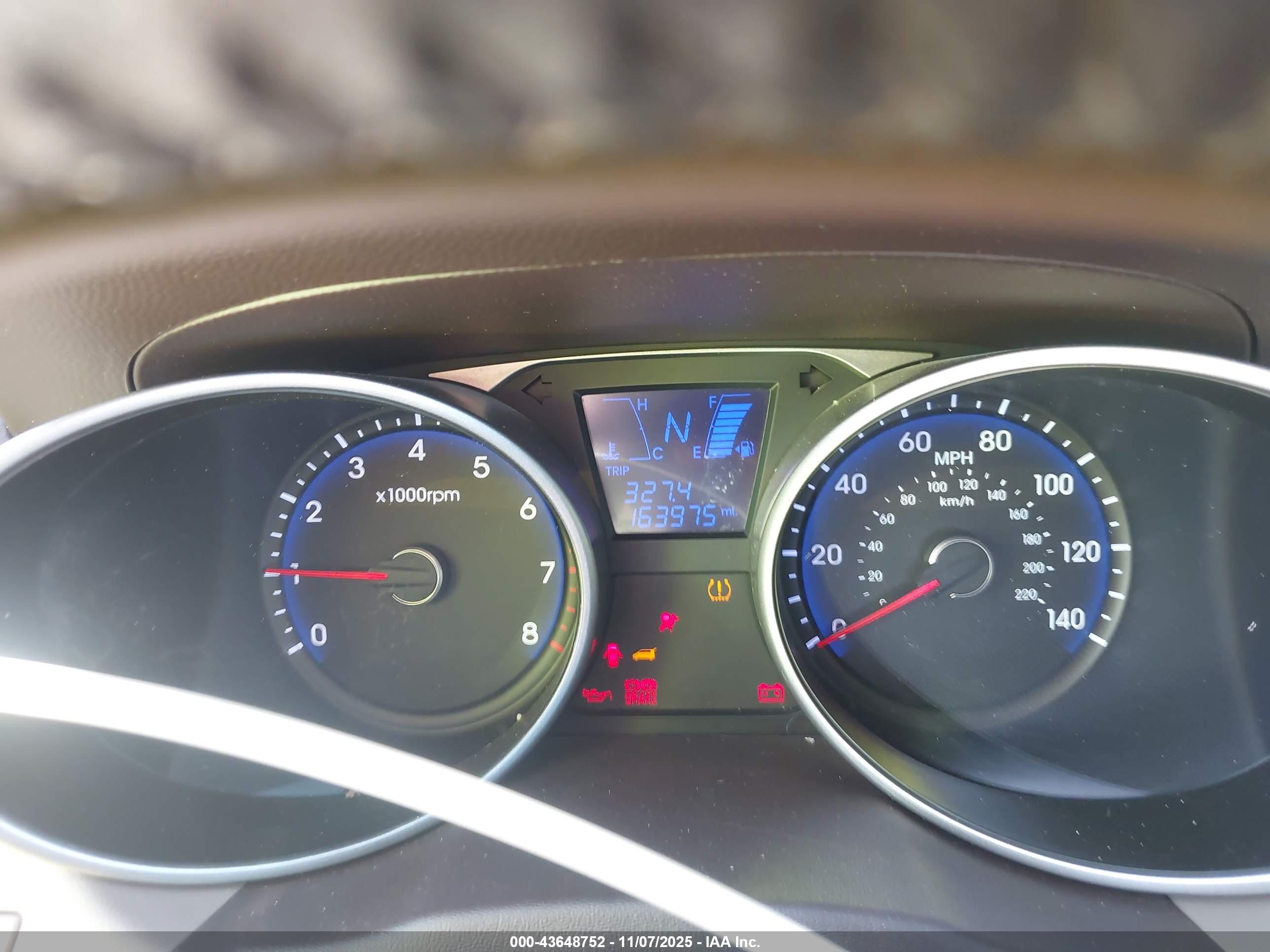 HYUNDAI TUCSON image 7