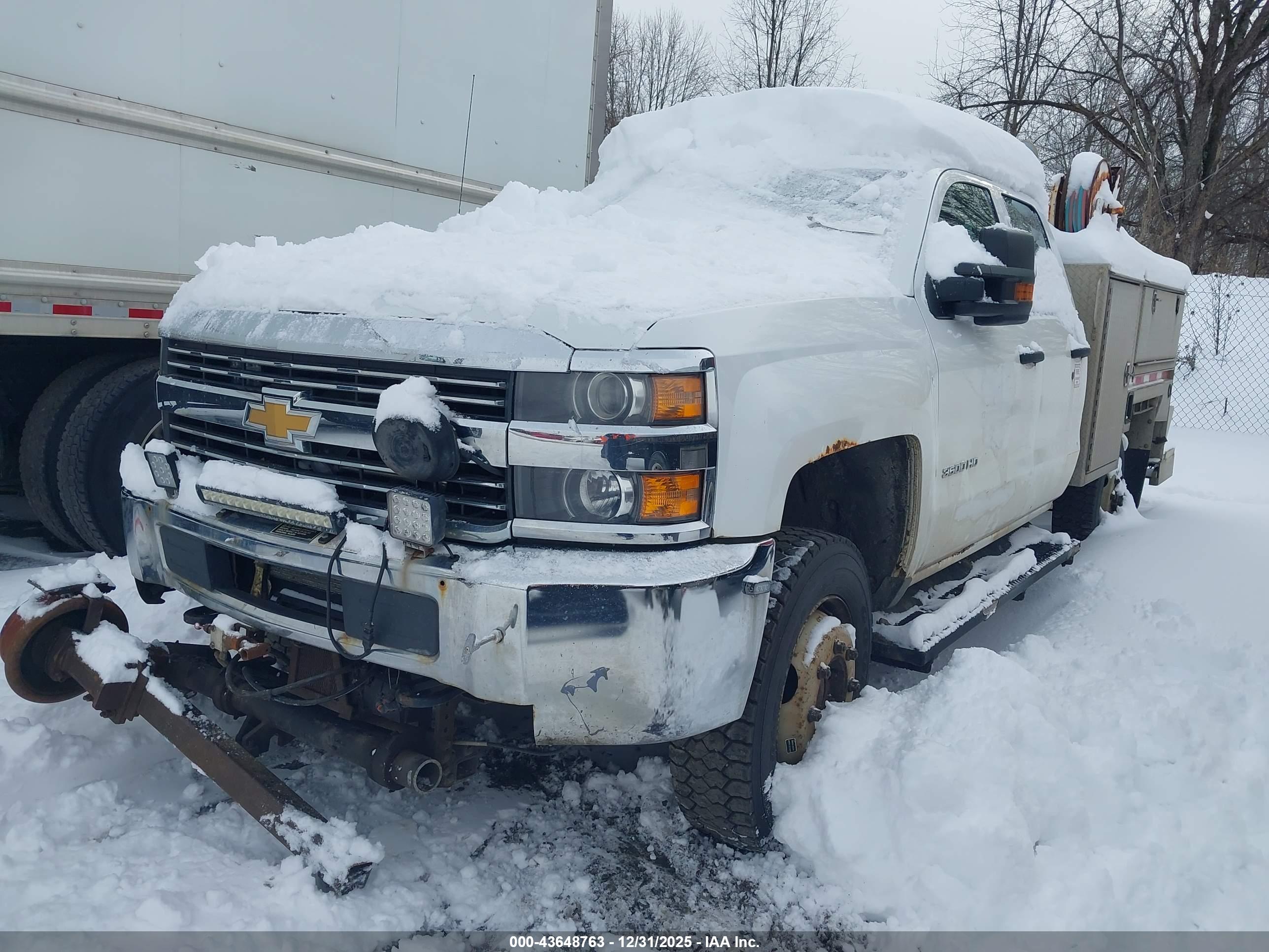 CHEVROLET SILVERADO image 2