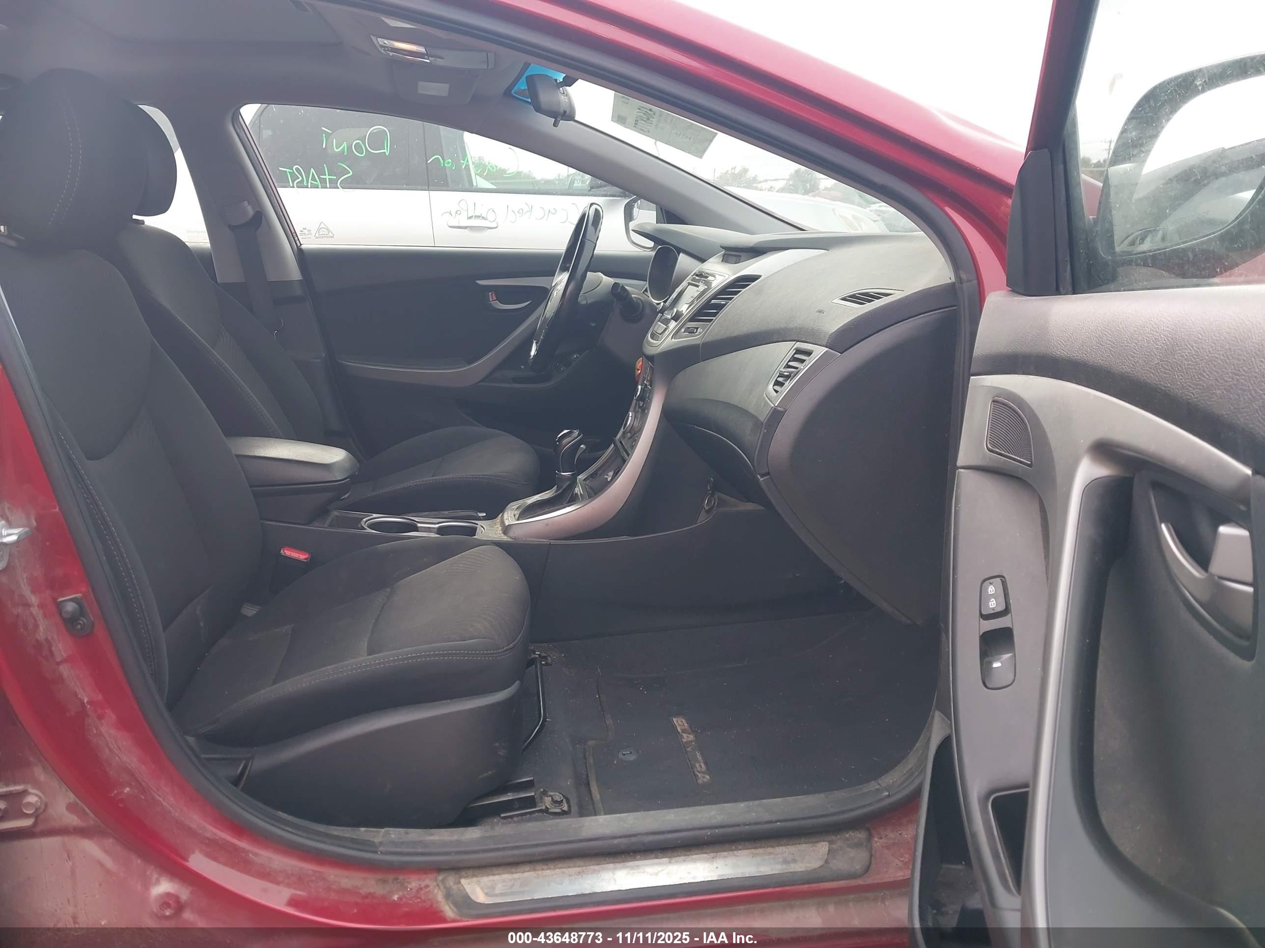 HYUNDAI ELANTRA image 5