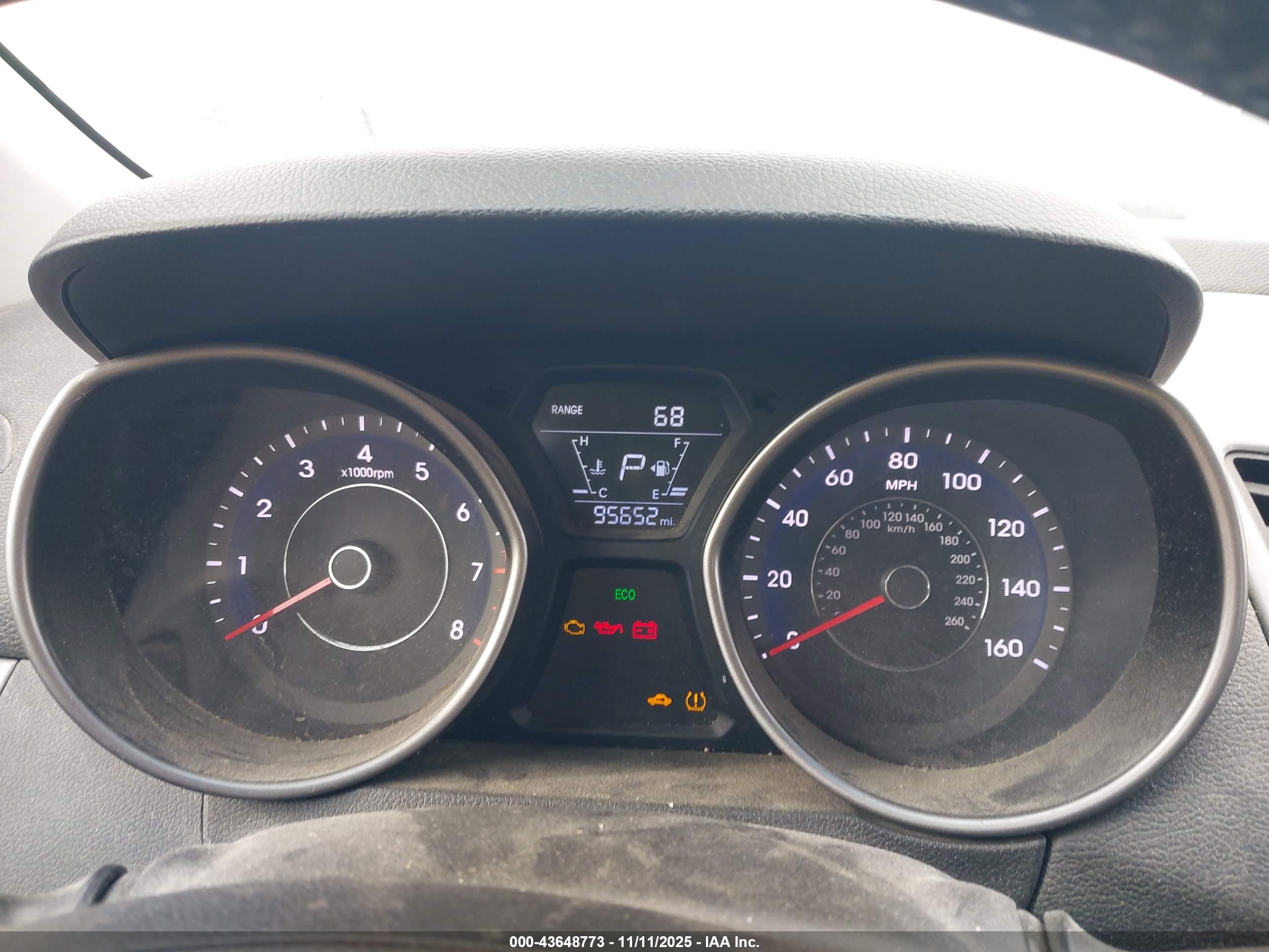HYUNDAI ELANTRA image 7