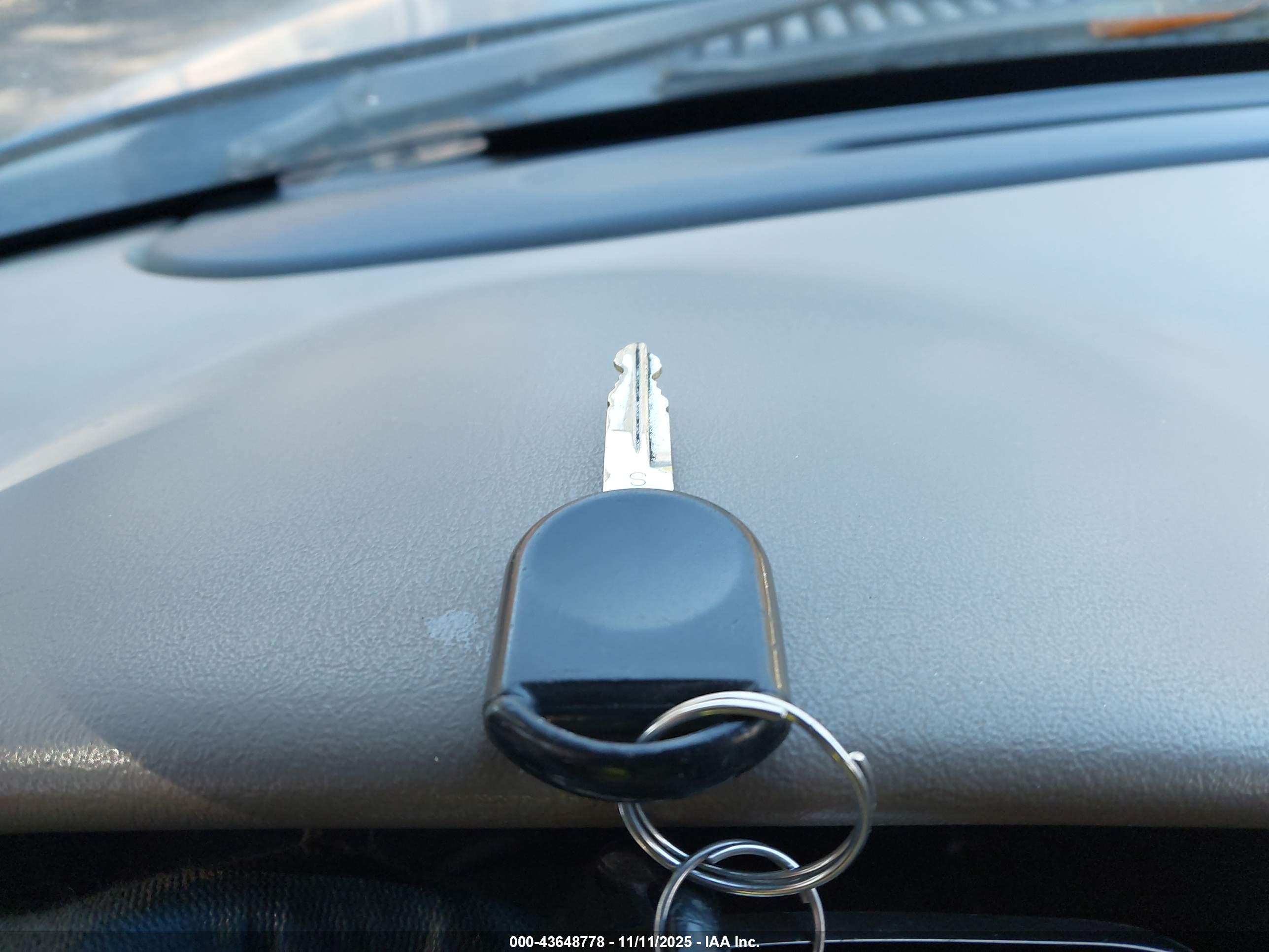 FORD EXPLORER image 11