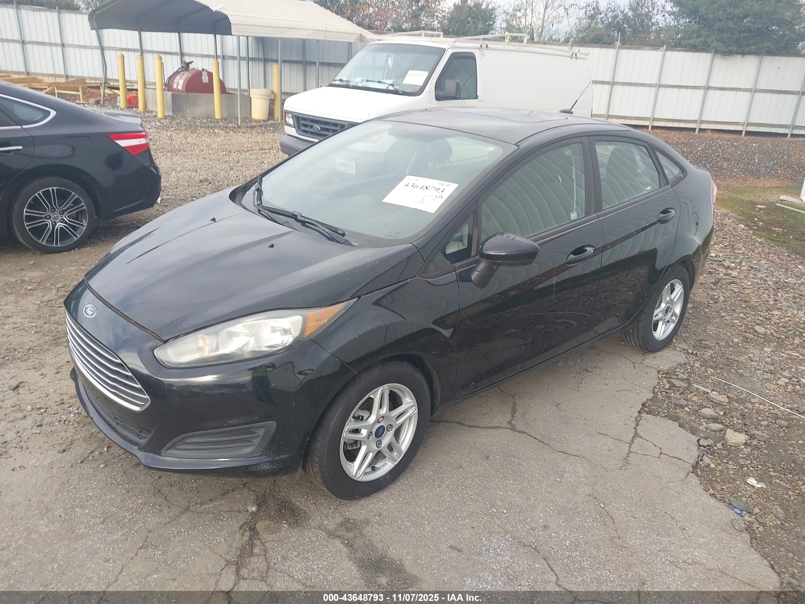 FORD FIESTA image 2