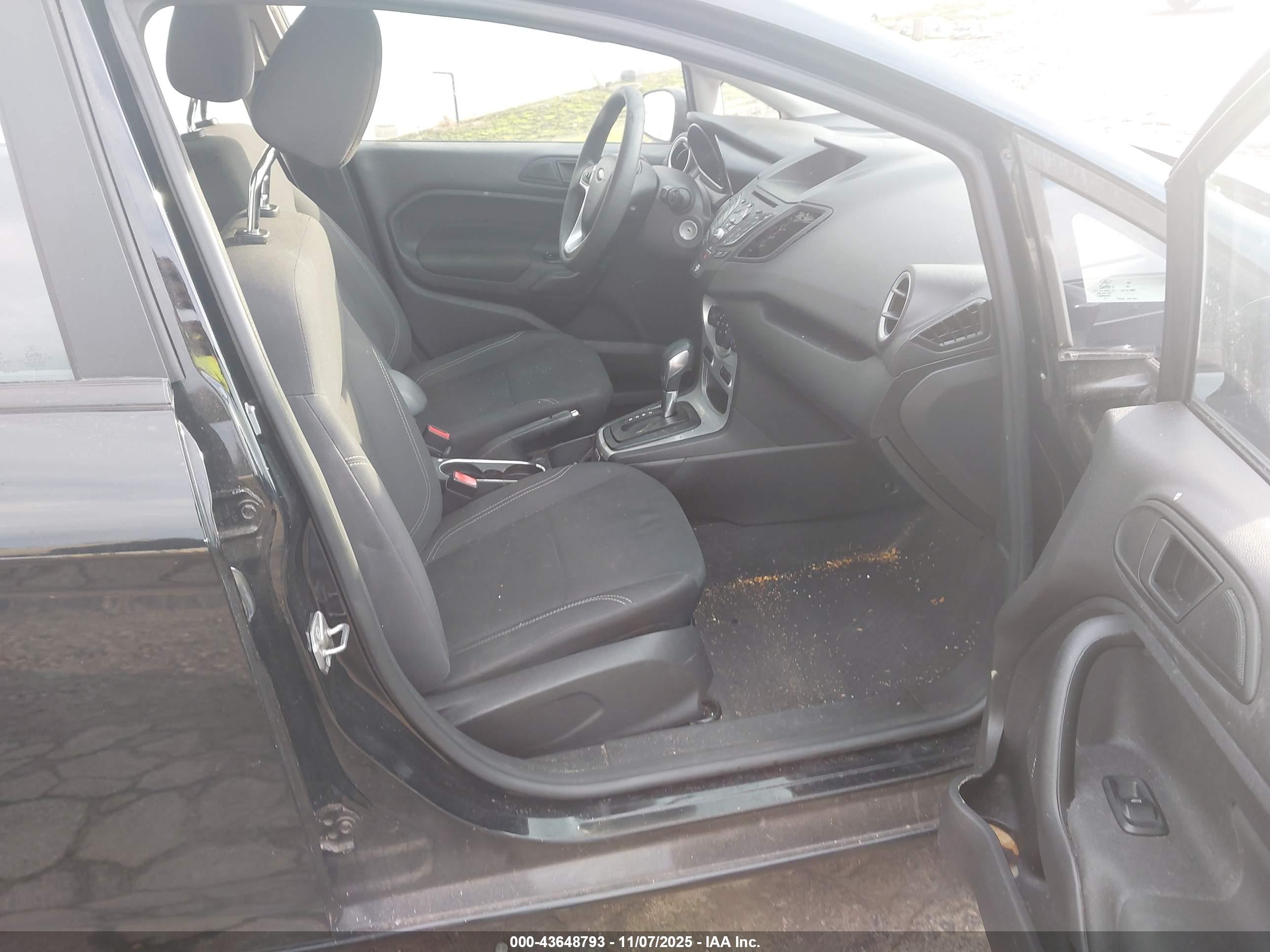 FORD FIESTA image 5