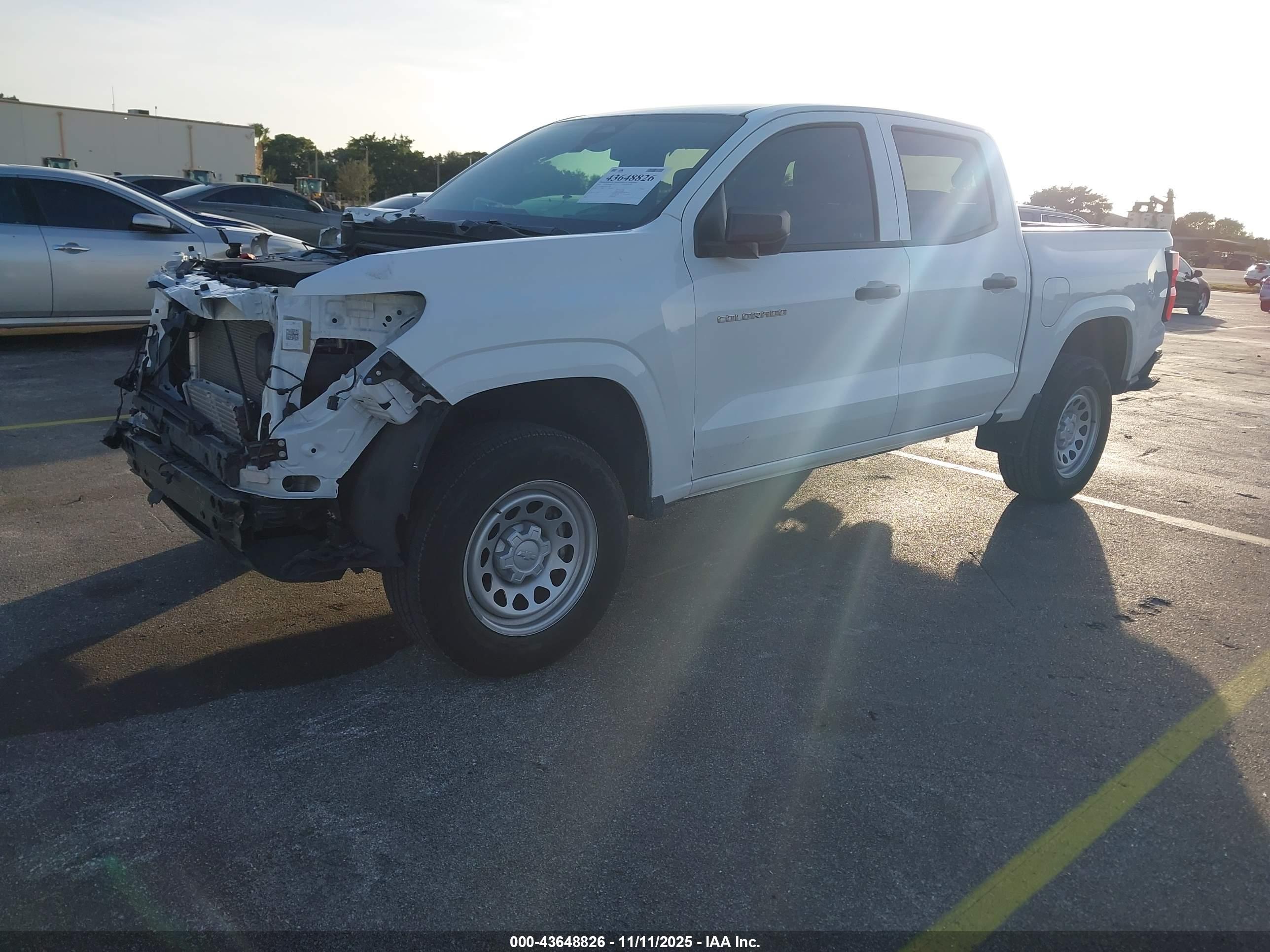 CHEVROLET COLORADO image 2