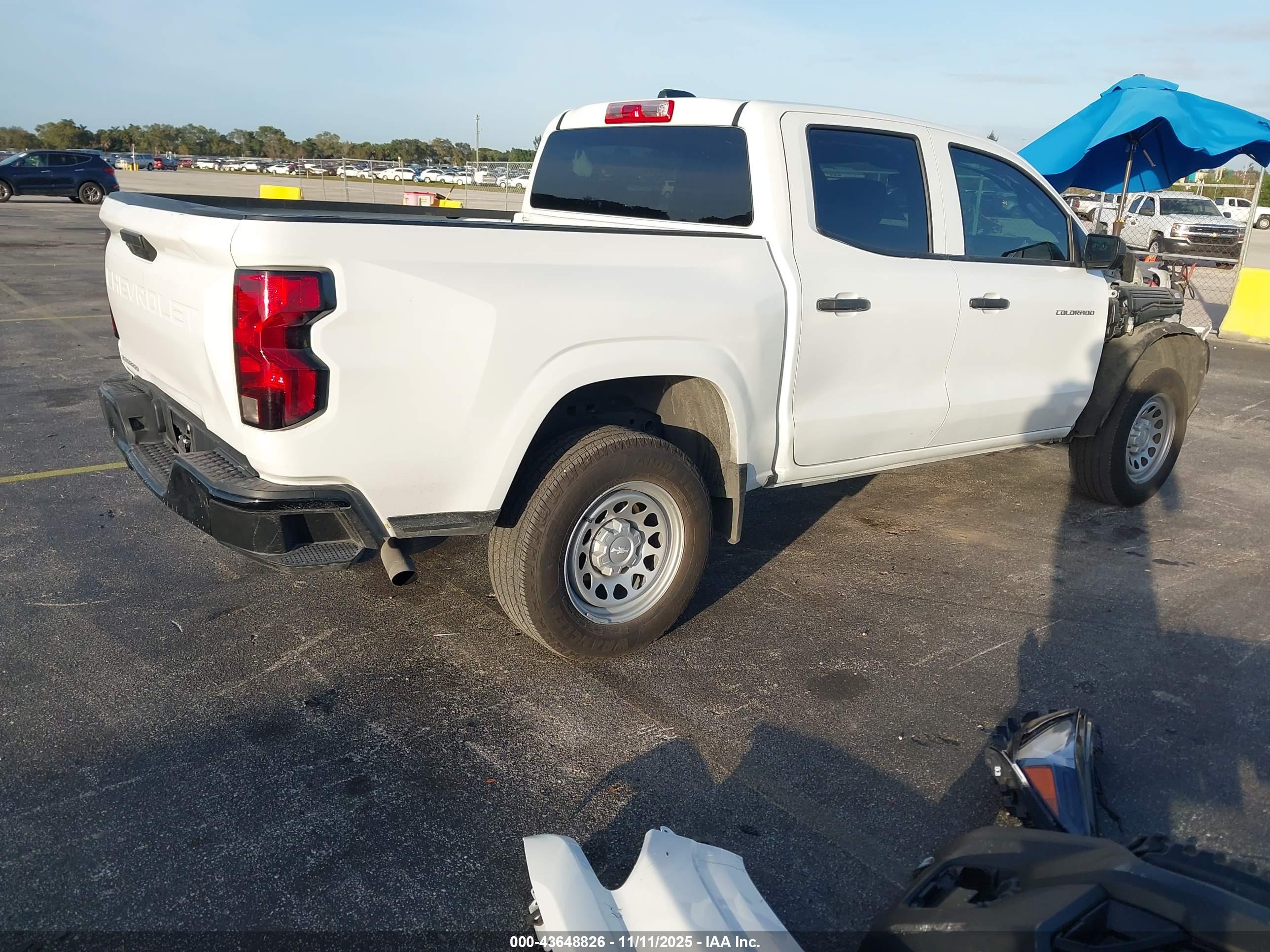CHEVROLET COLORADO image 4