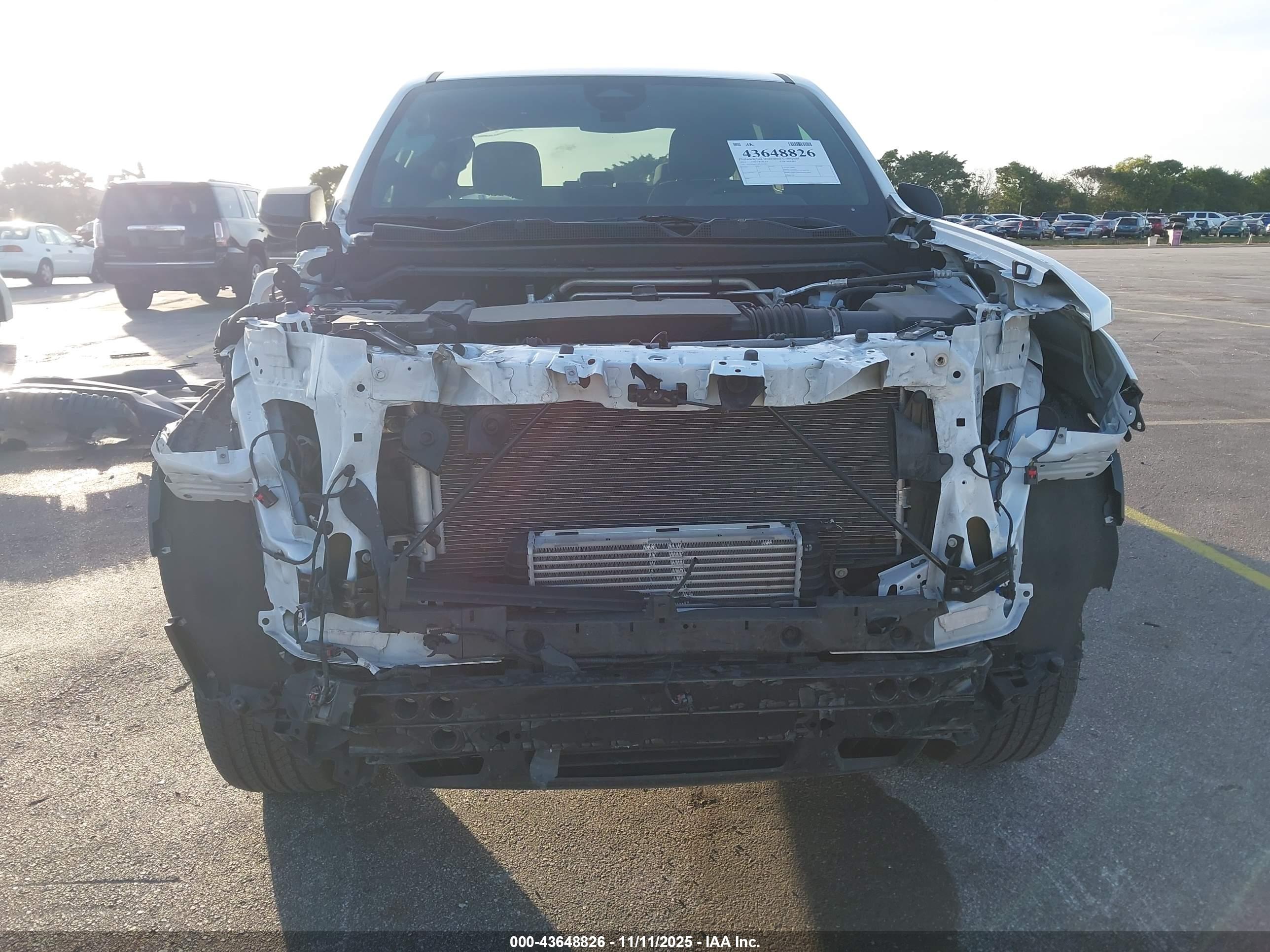 CHEVROLET COLORADO image 6