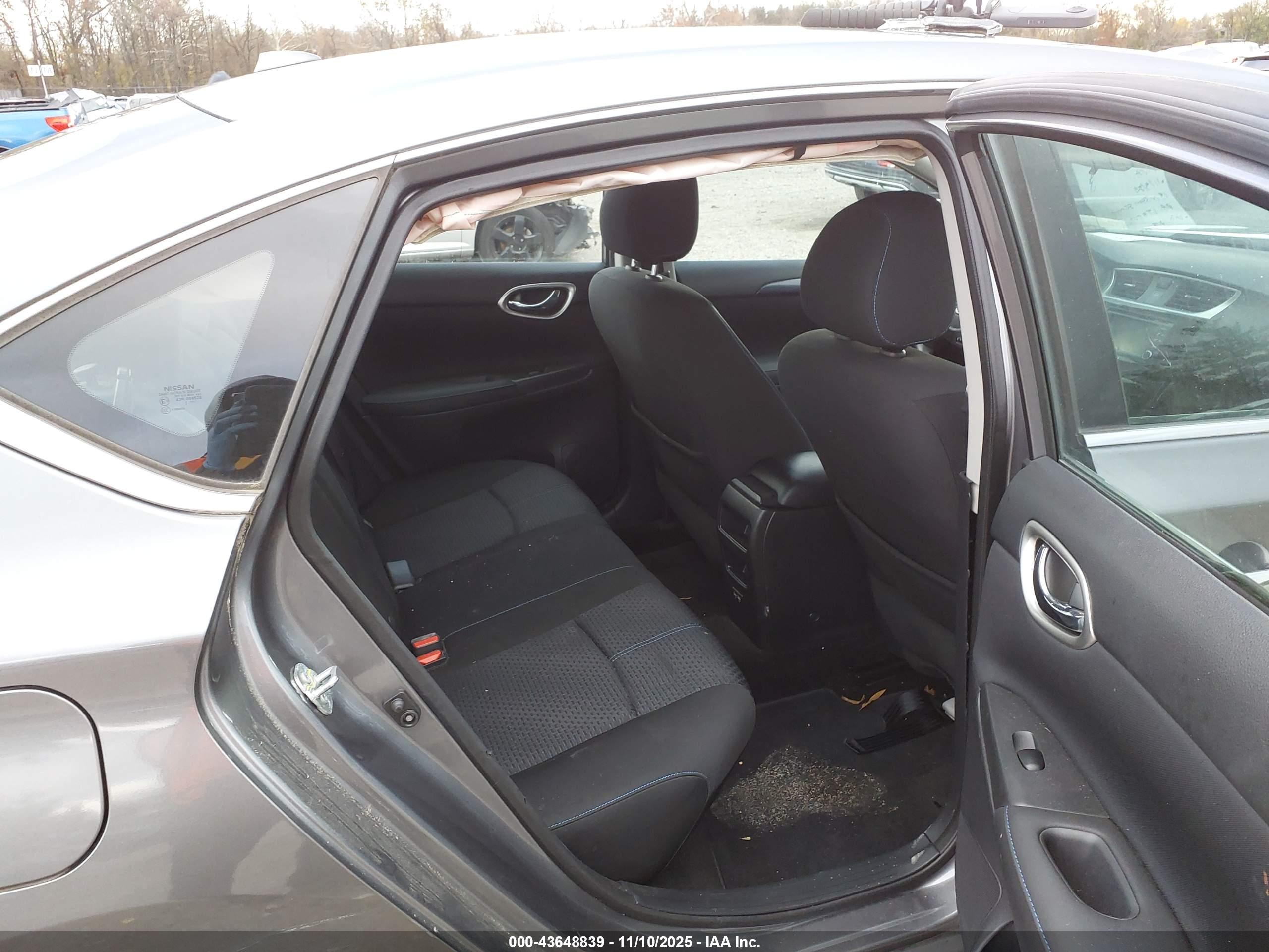 NISSAN SENTRA image 8