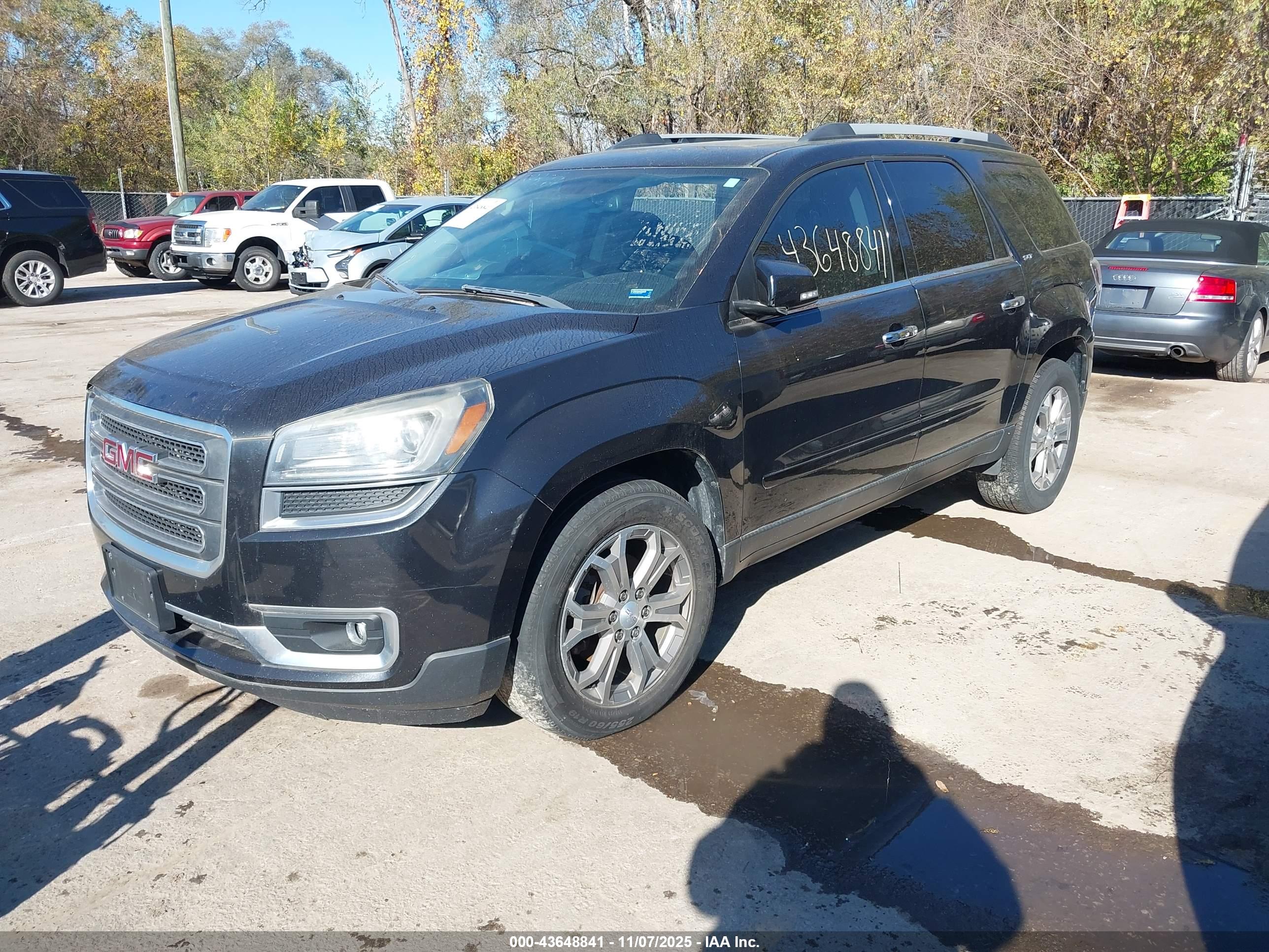 GMC ACADIA image 2