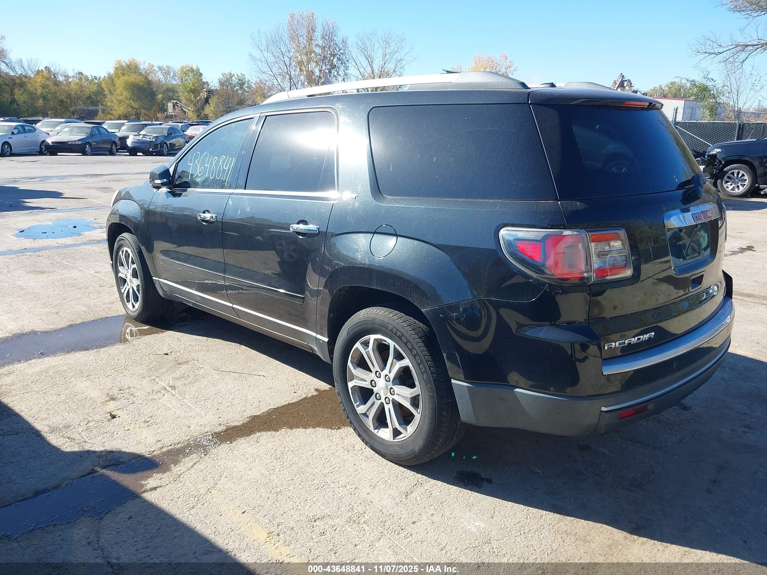 GMC ACADIA image 3