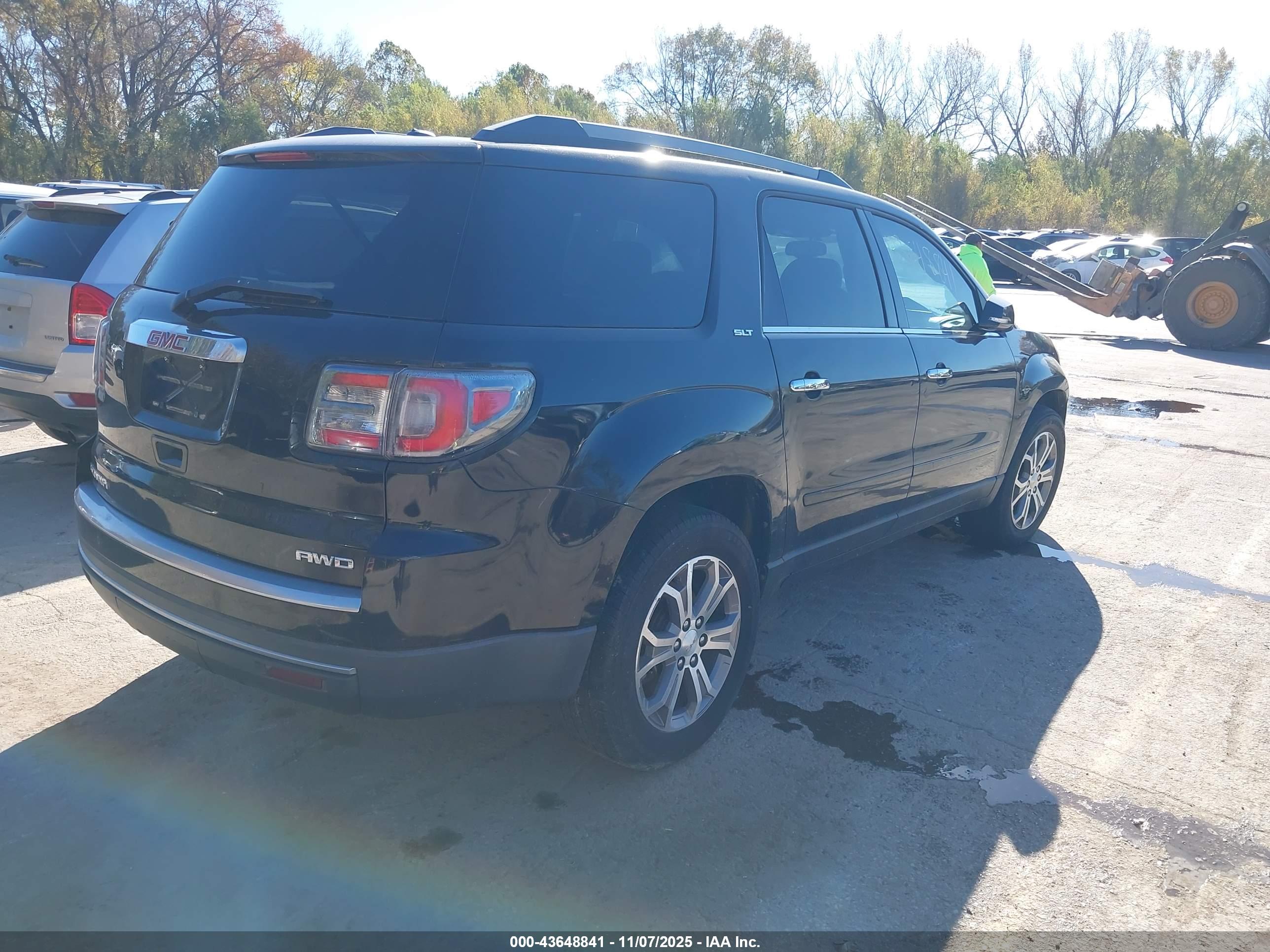 GMC ACADIA image 4