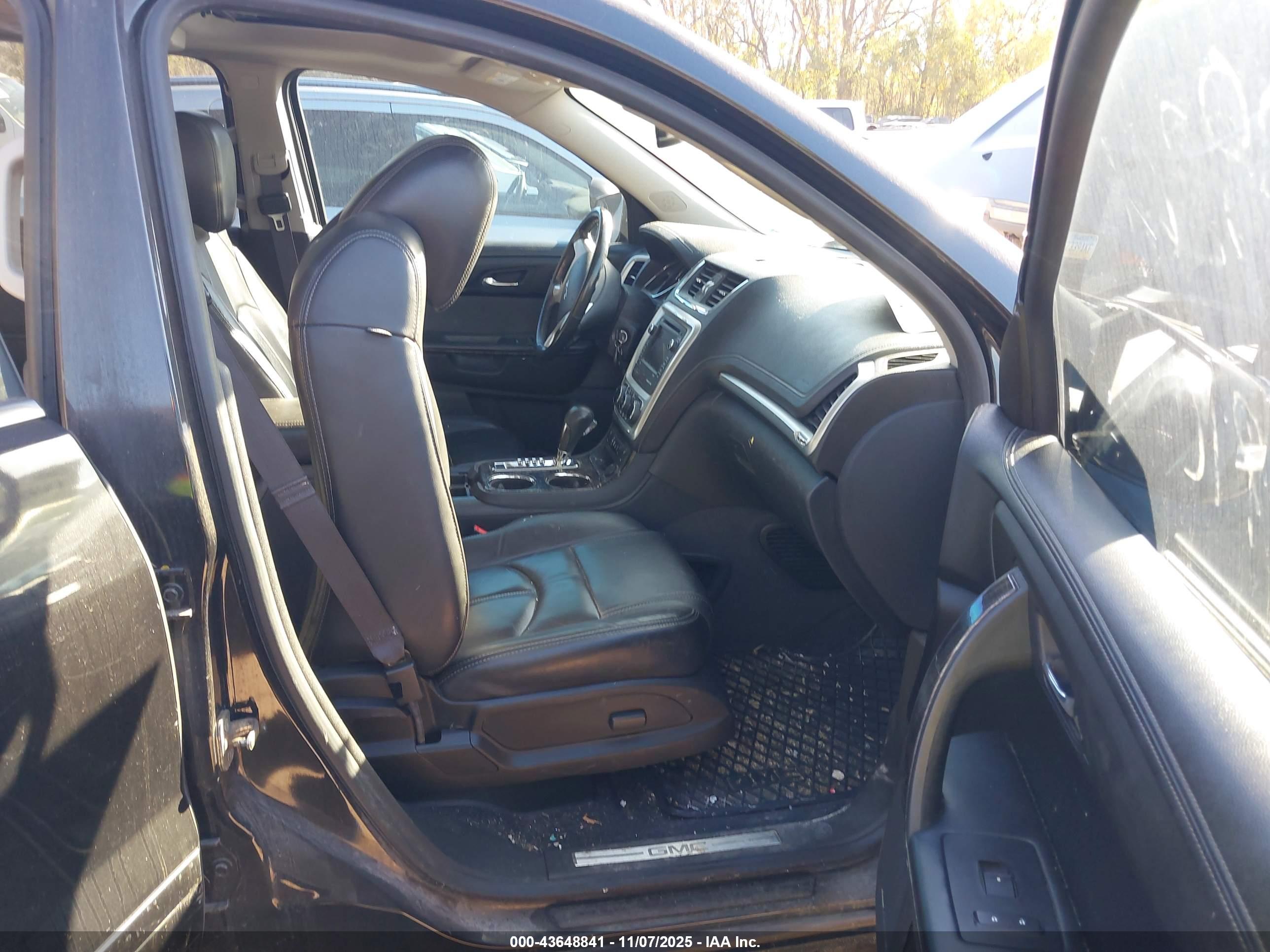 GMC ACADIA image 5