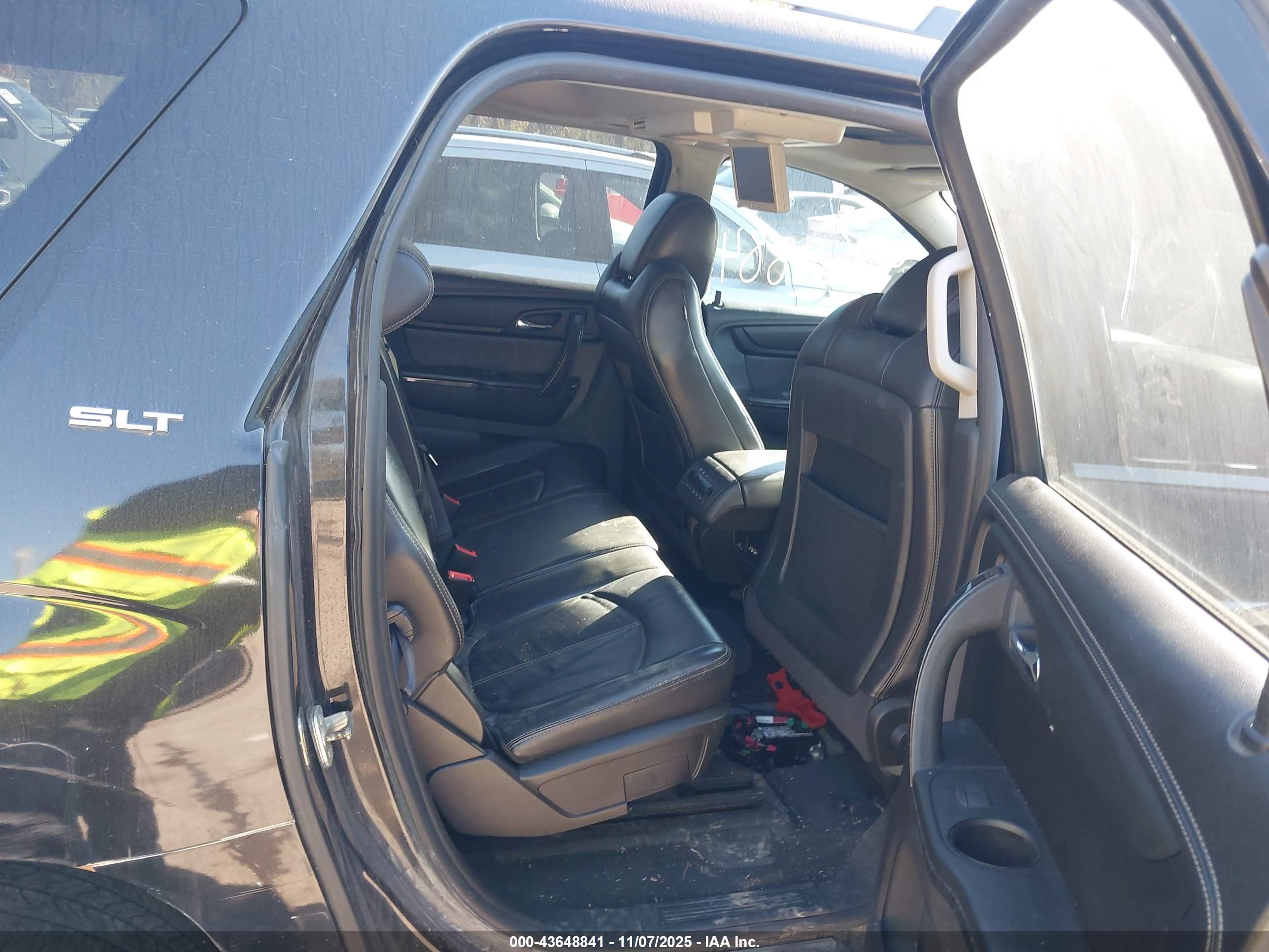 GMC ACADIA image 8