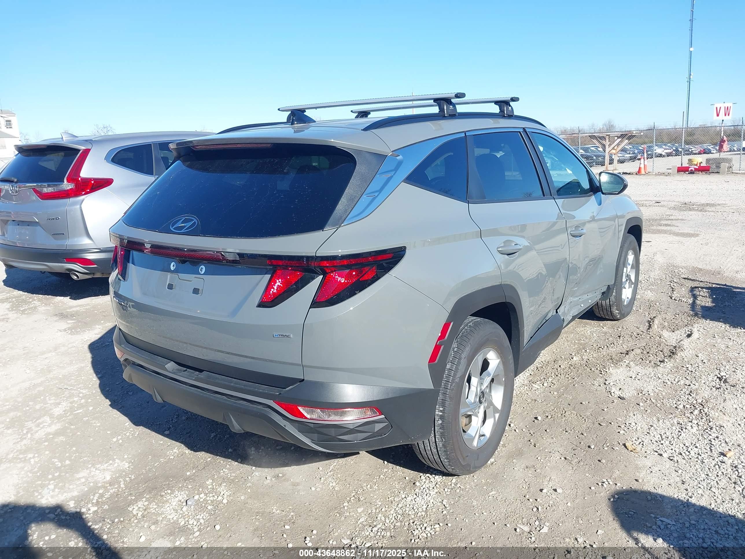 HYUNDAI TUCSON image 4