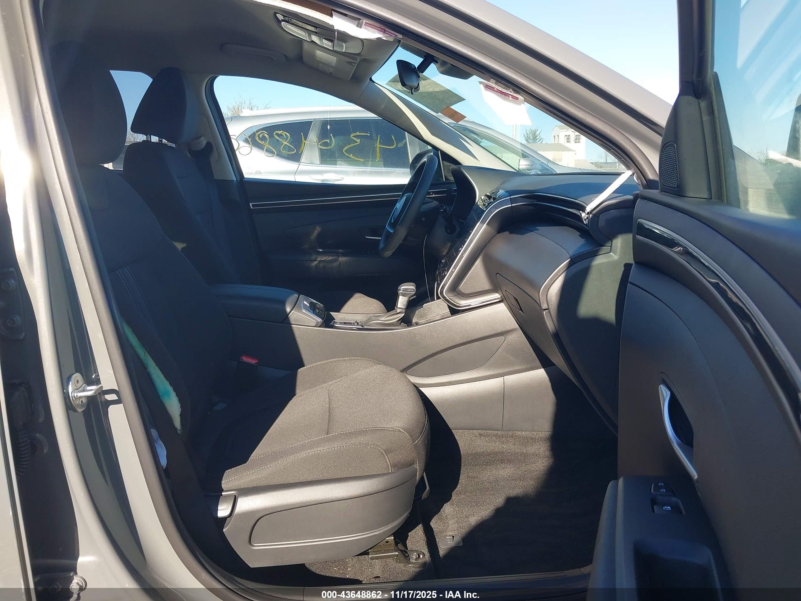 HYUNDAI TUCSON image 5