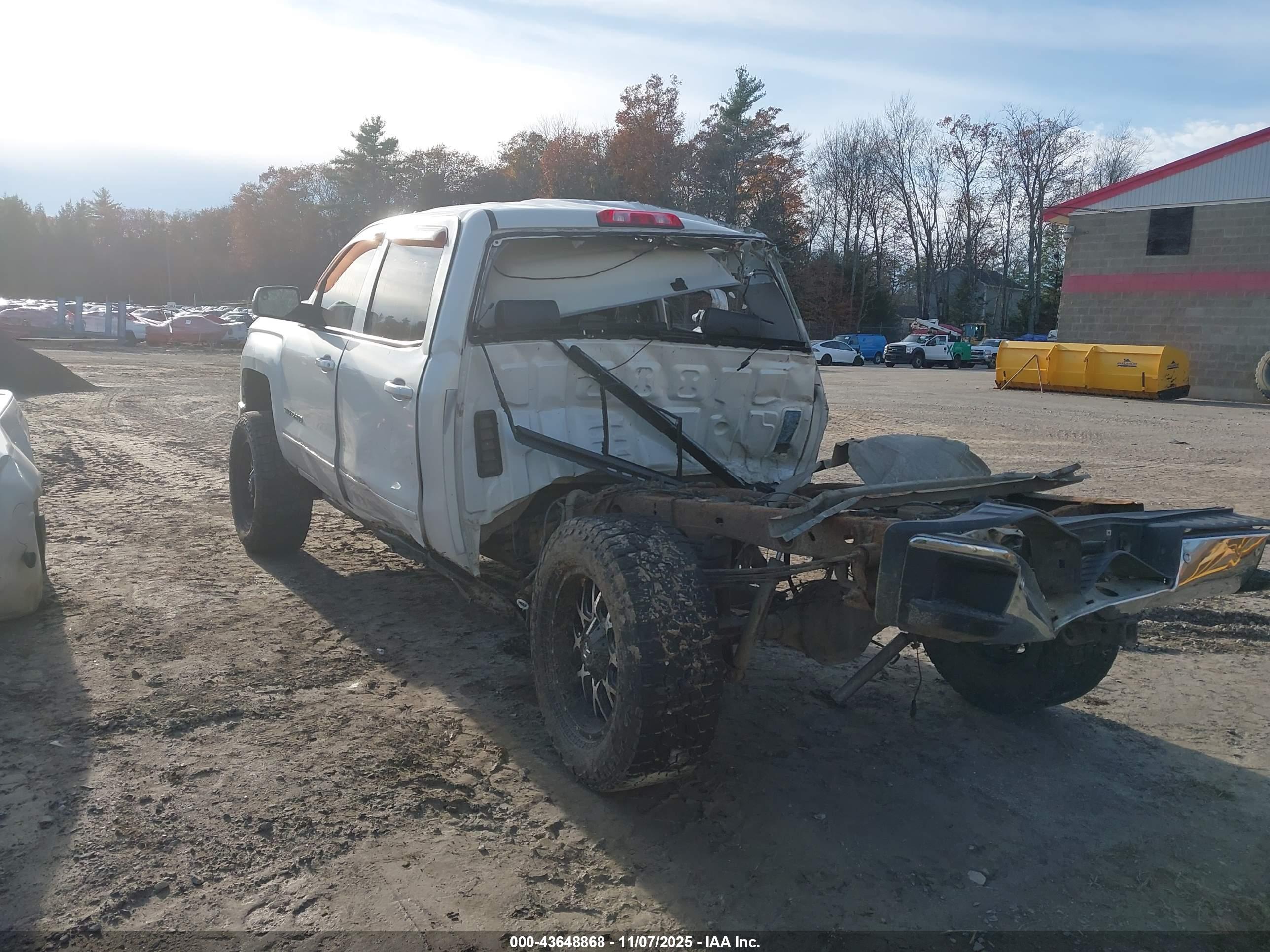 CHEVROLET SILVERADO image 3