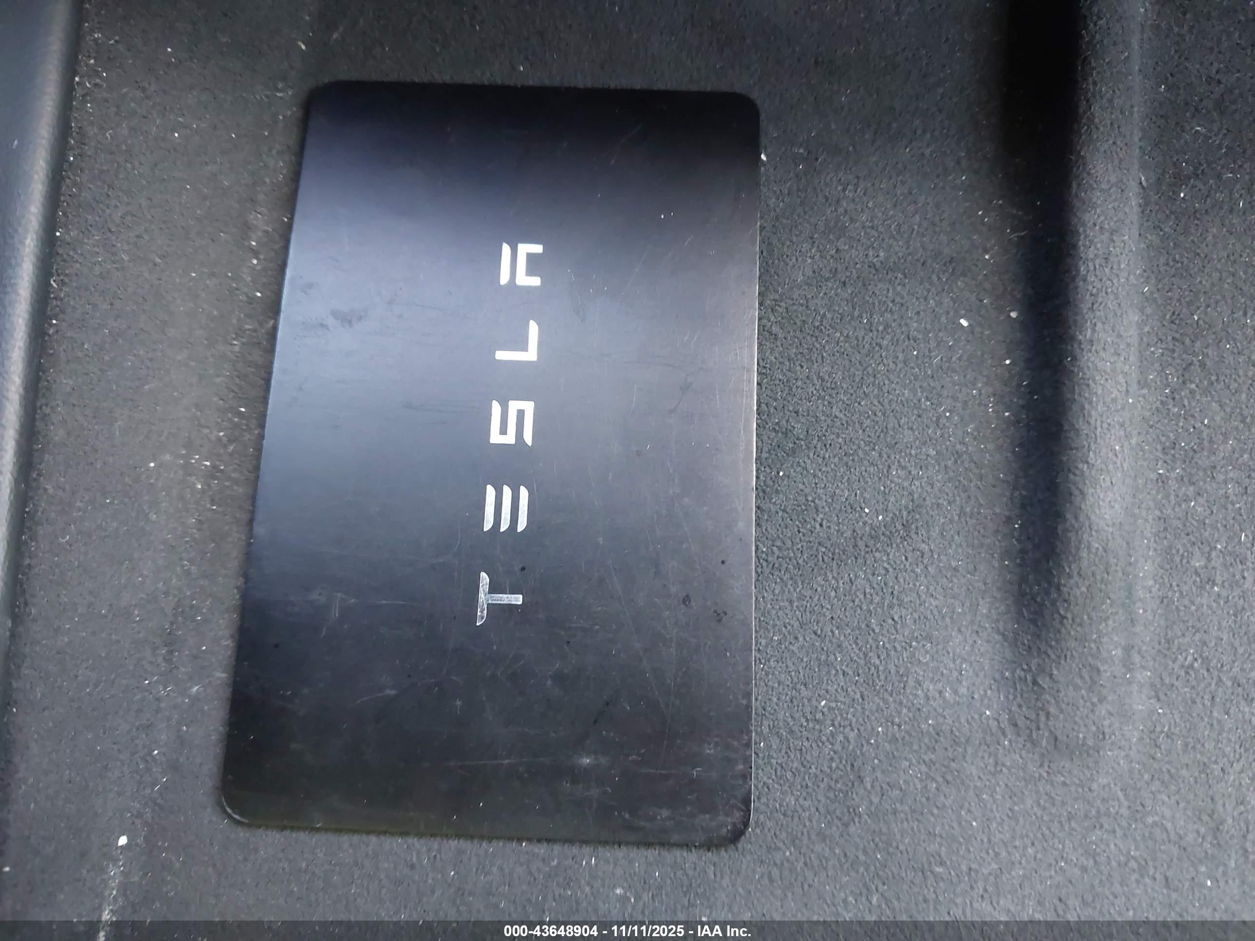 TESLA MODEL image 11