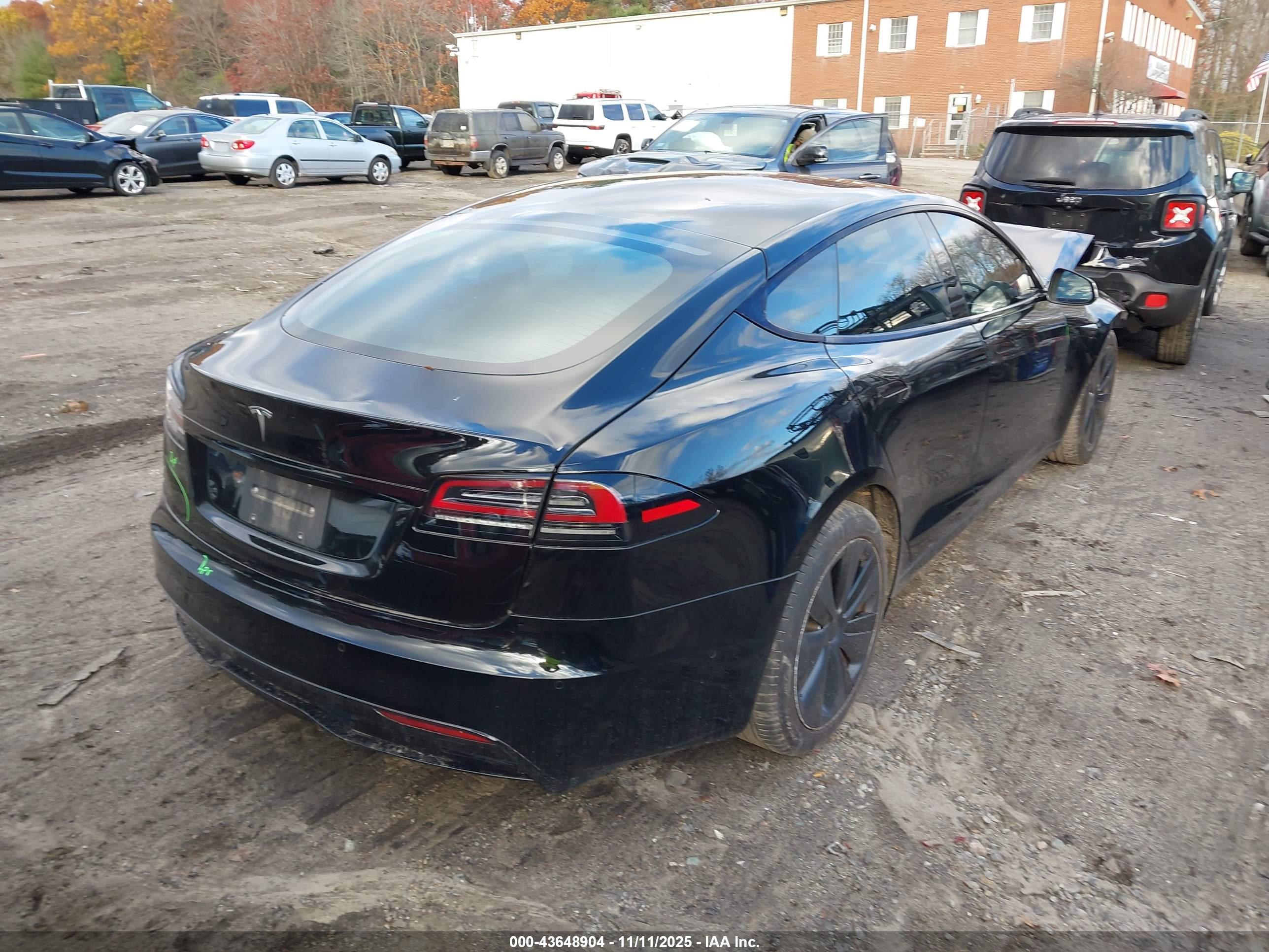 TESLA MODEL image 4