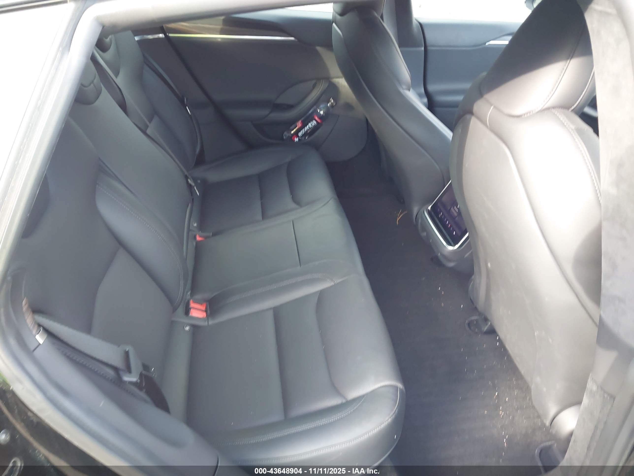 TESLA MODEL image 8