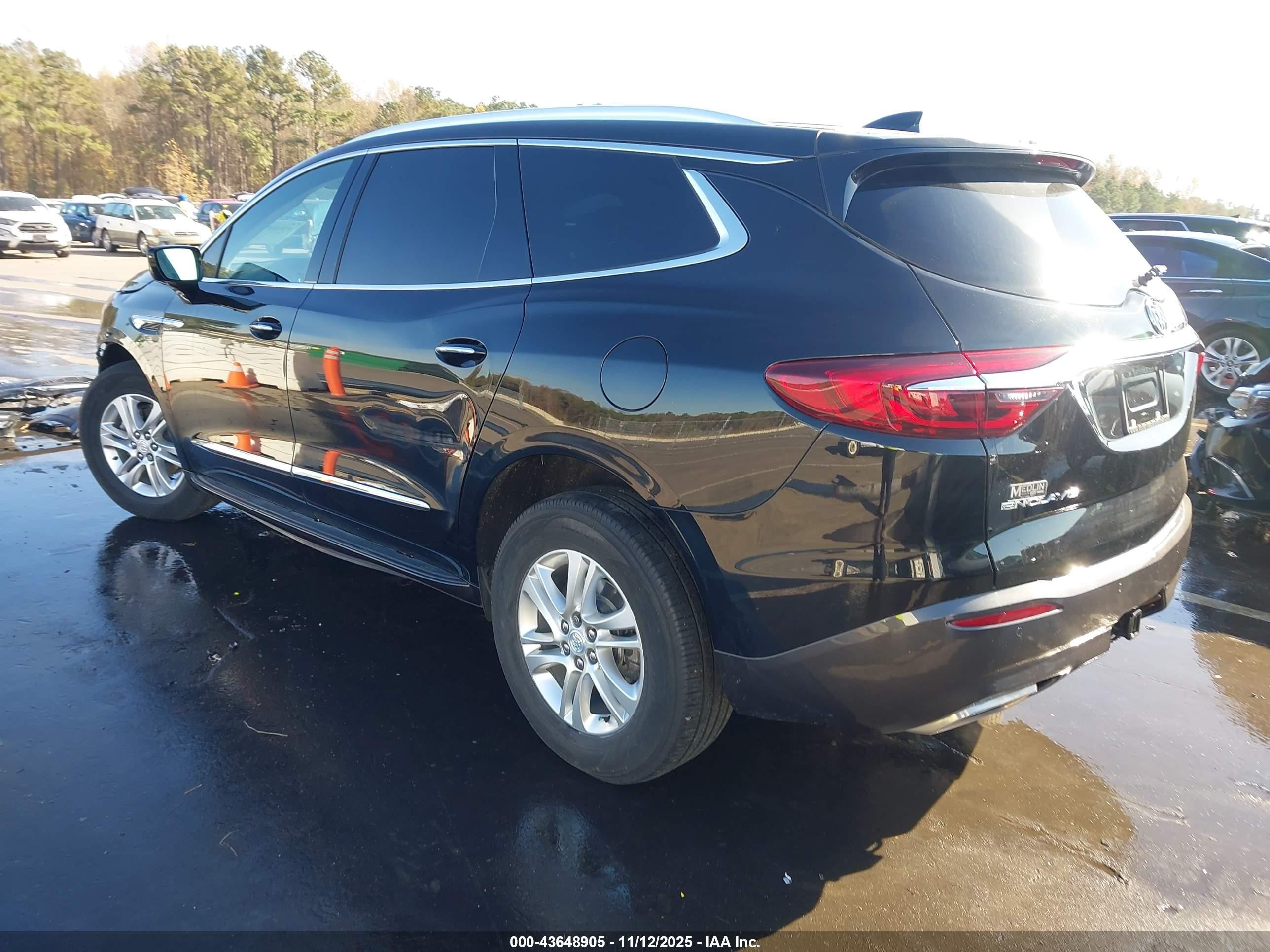BUICK ENCLAVE image 3