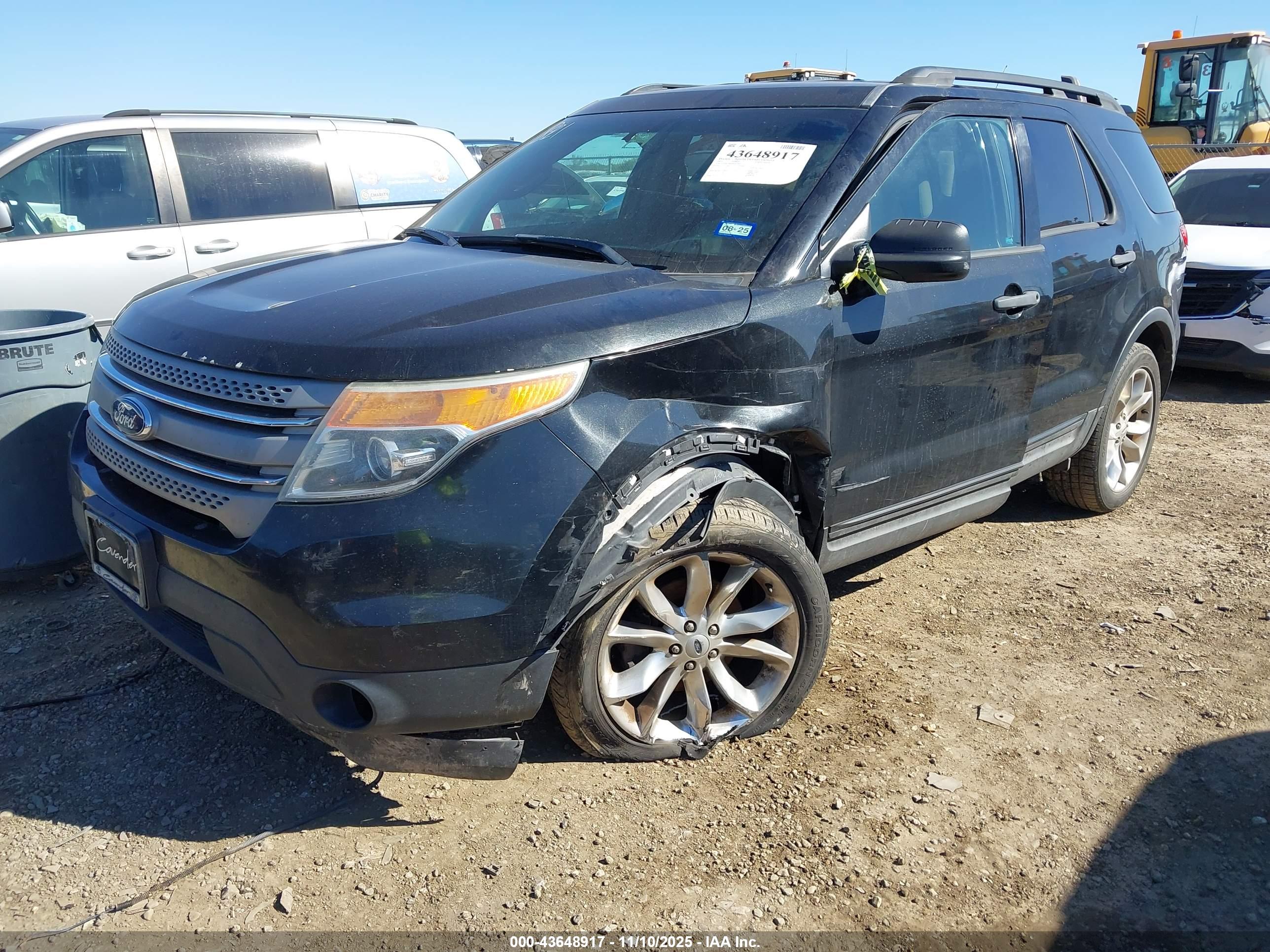FORD EXPLORER image 2
