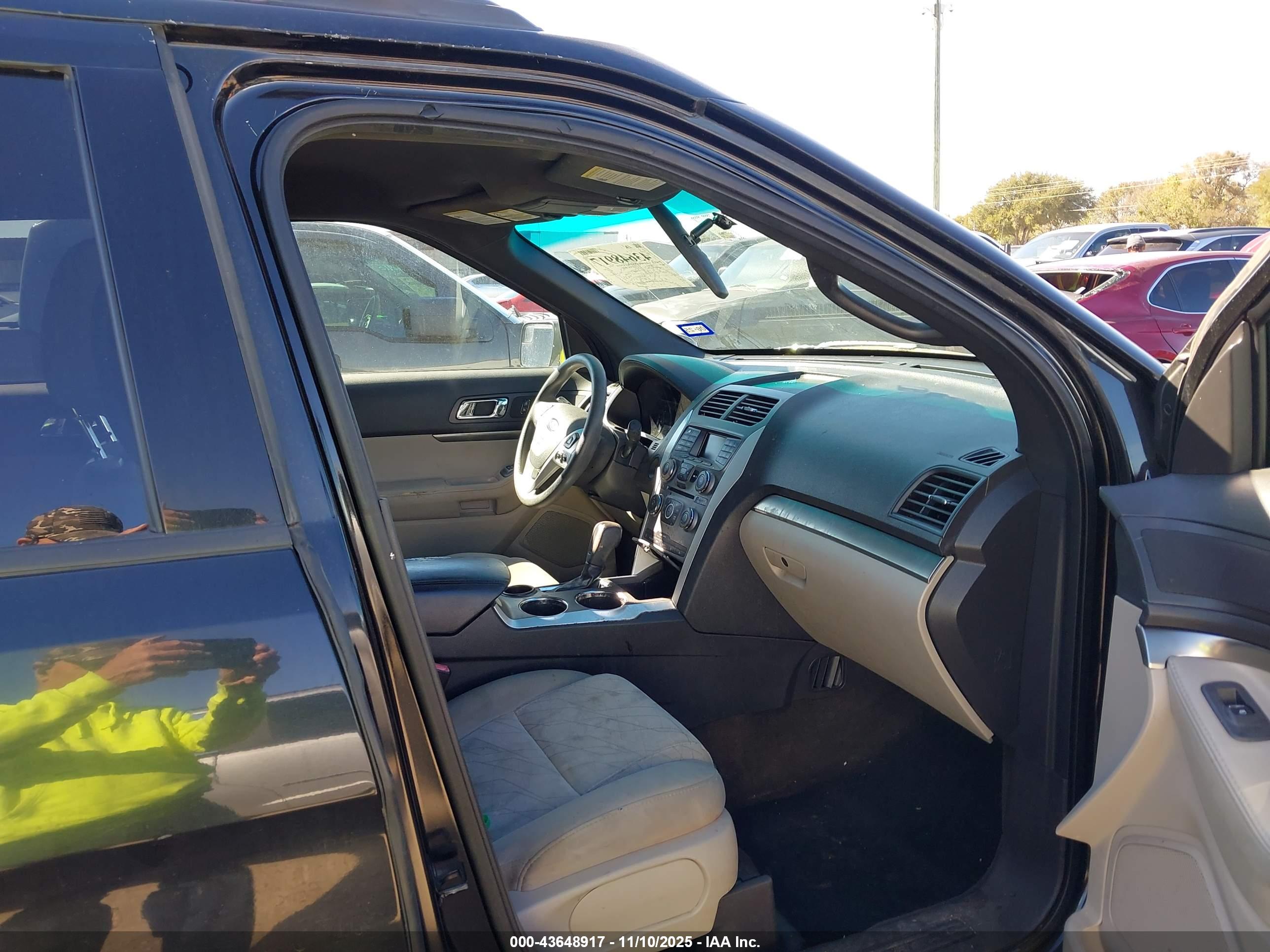 FORD EXPLORER image 5