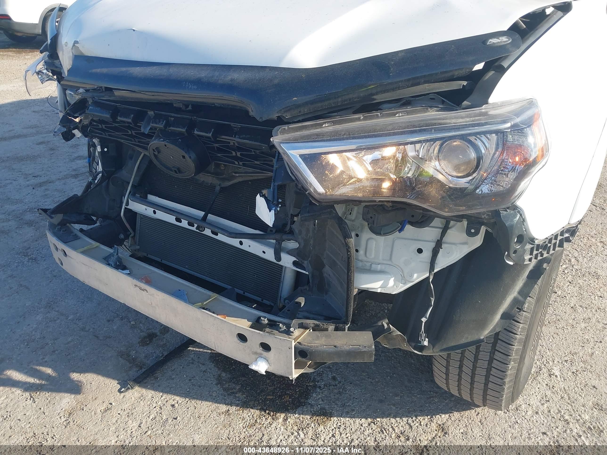 TOYOTA 4RUNNER image 6