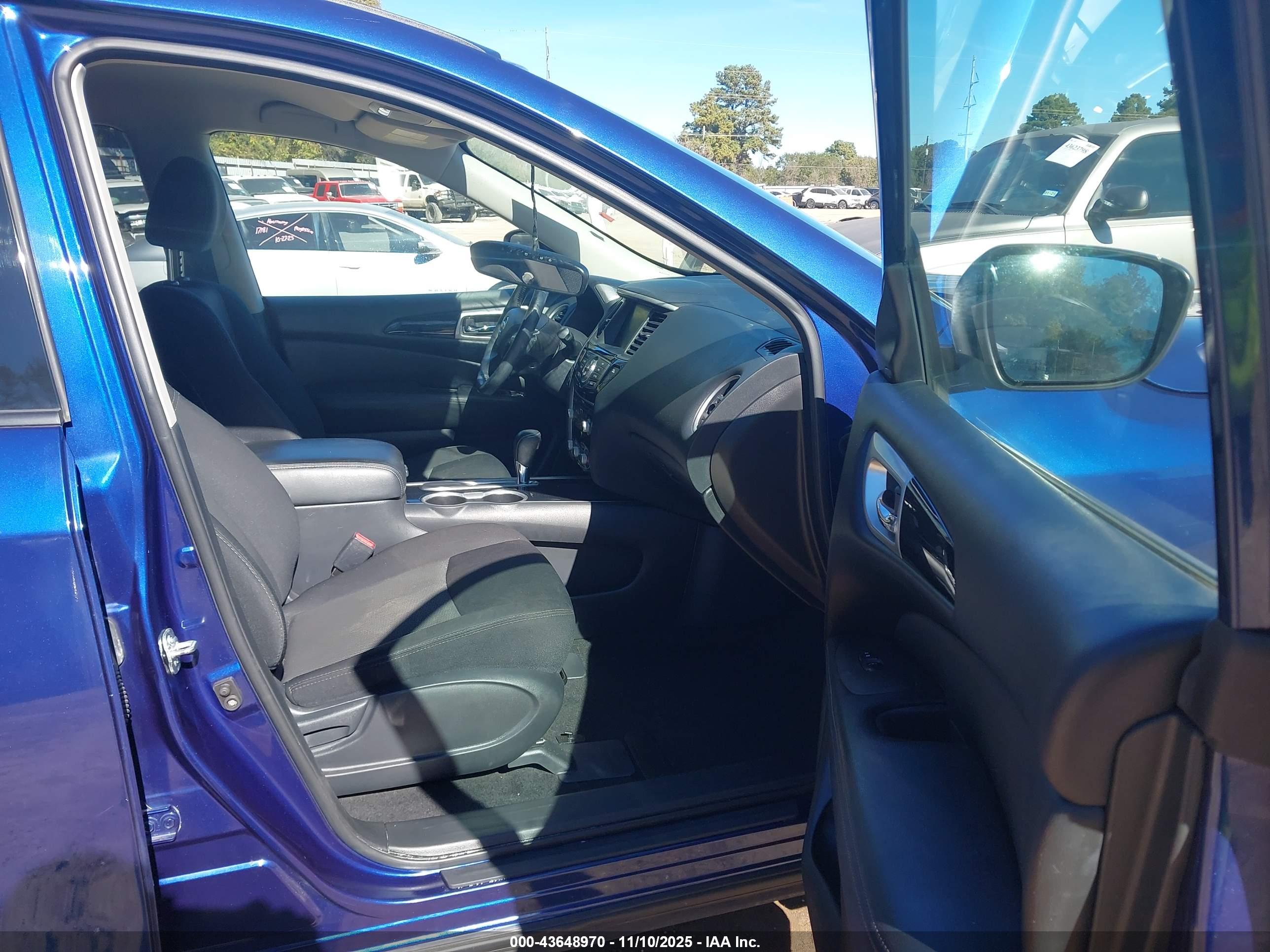 NISSAN PATHFINDER image 5