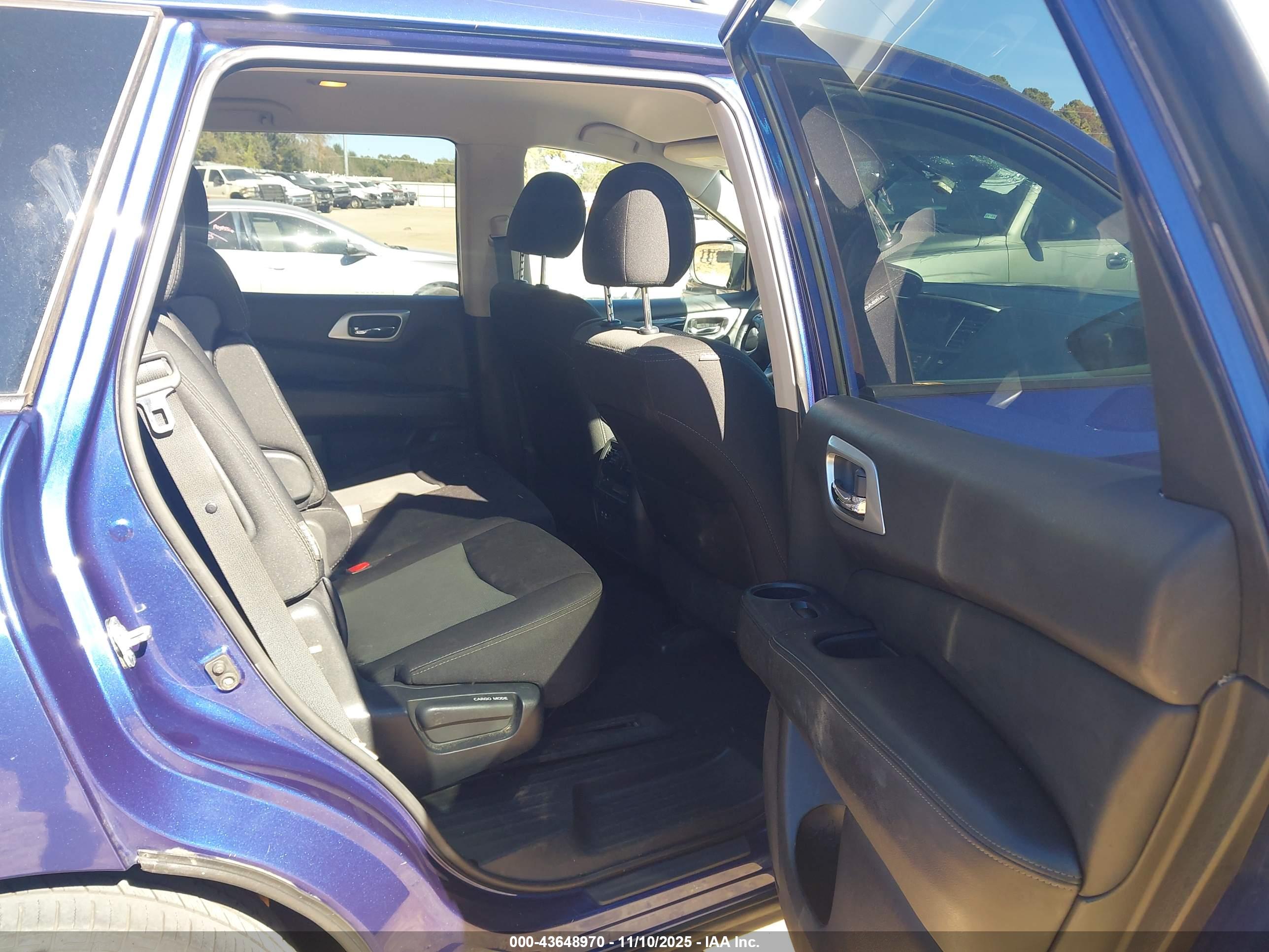NISSAN PATHFINDER image 8