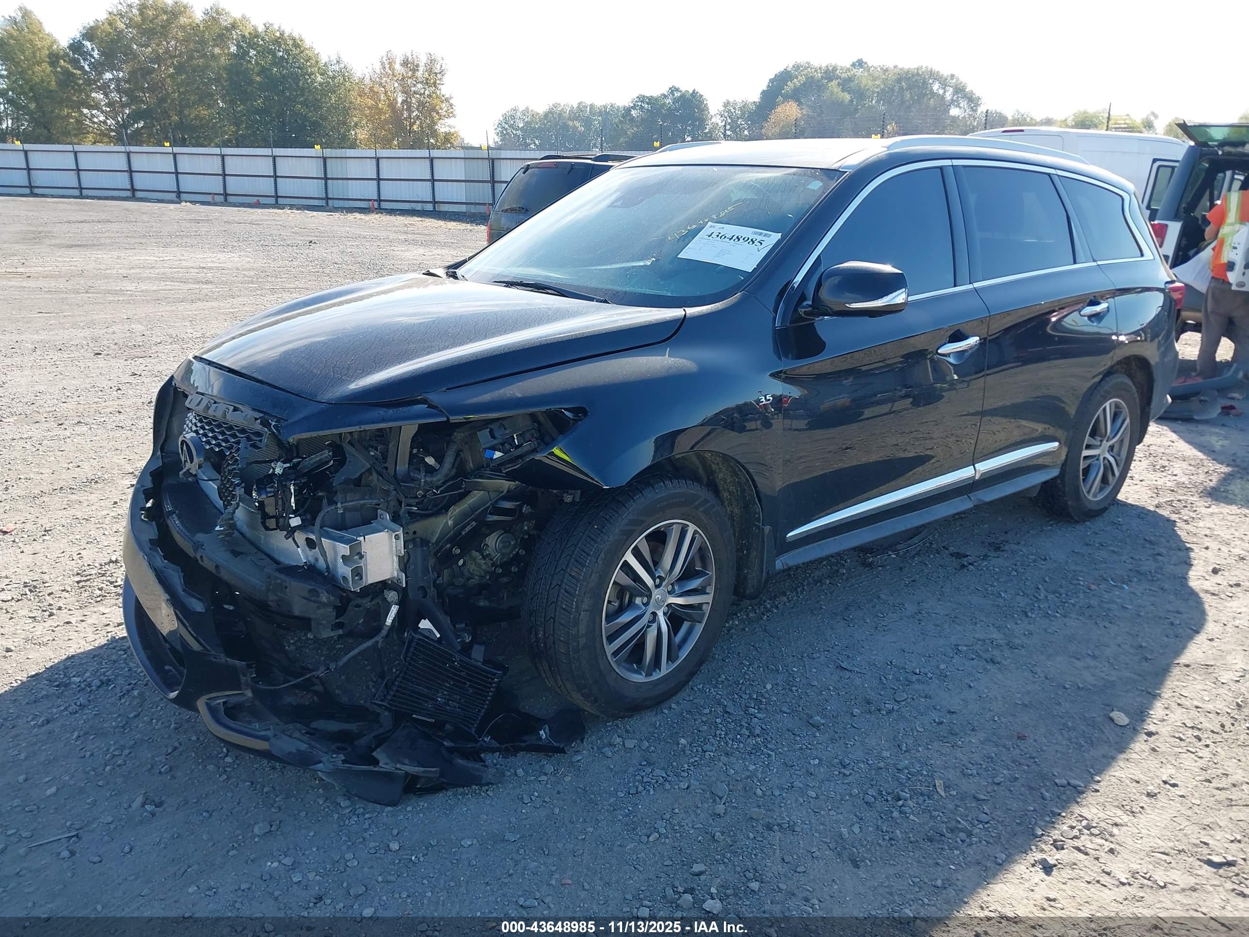 INFINITI QX60 image 2