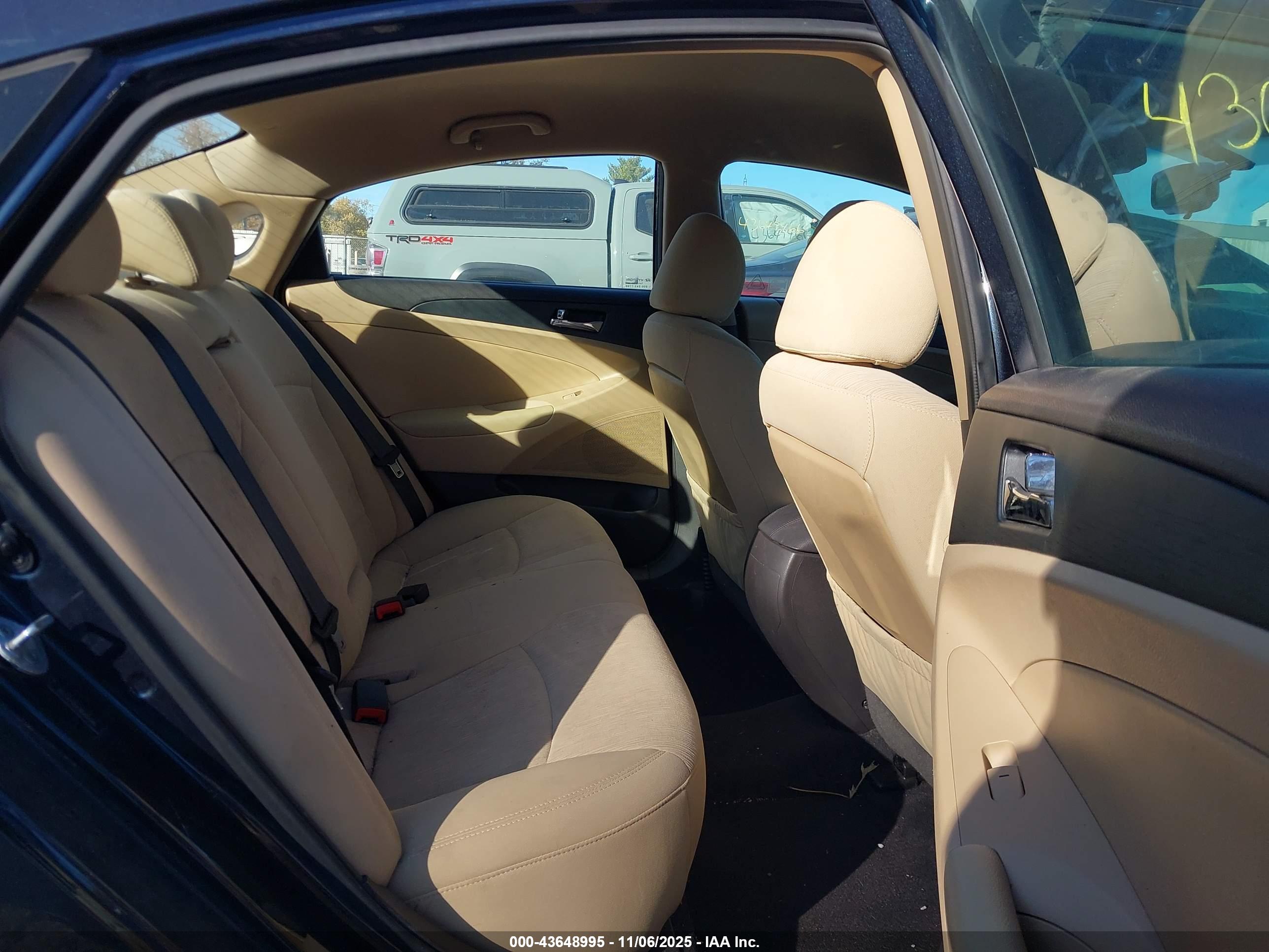 HYUNDAI SONATA image 8