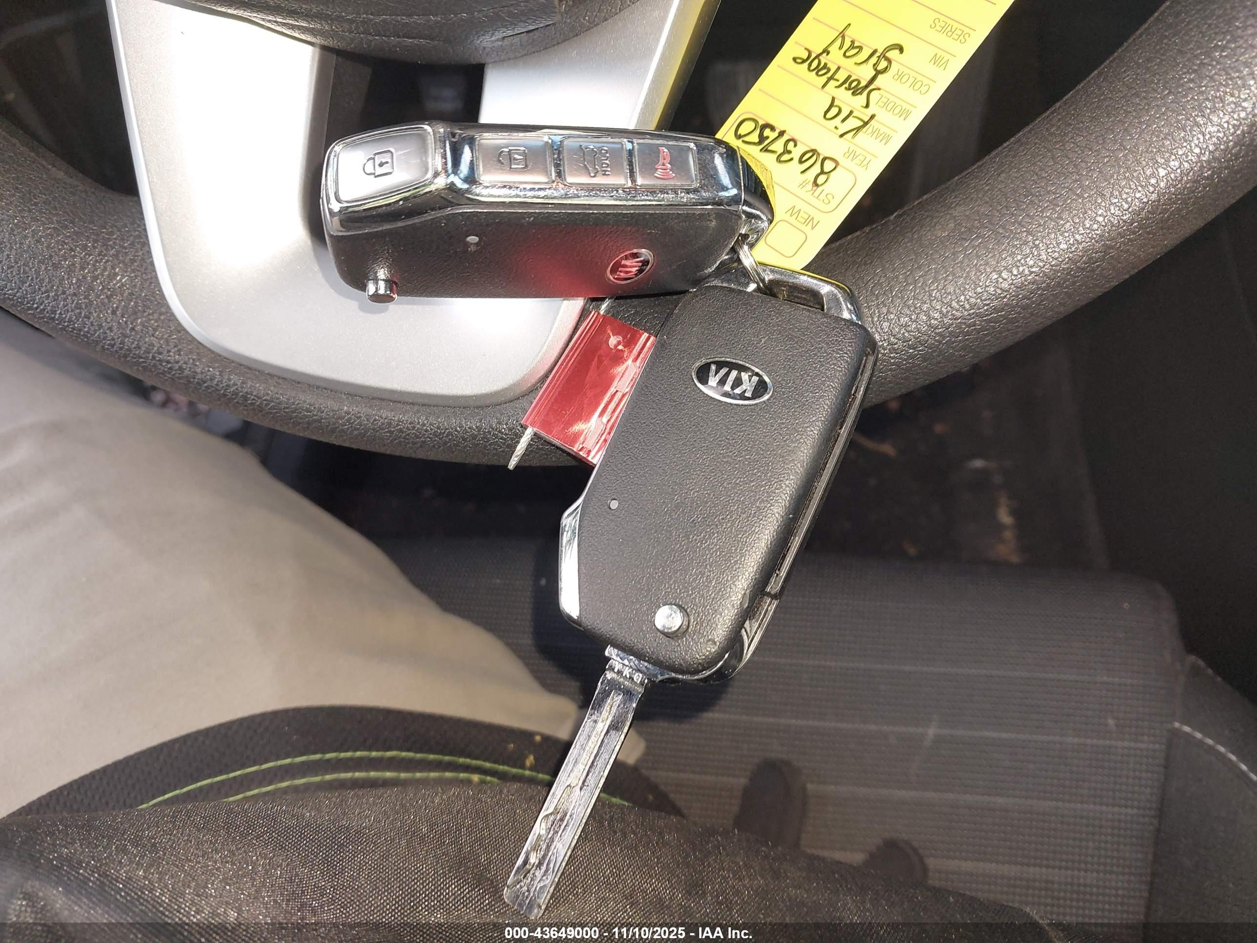 KIA SPORTAGE image 11