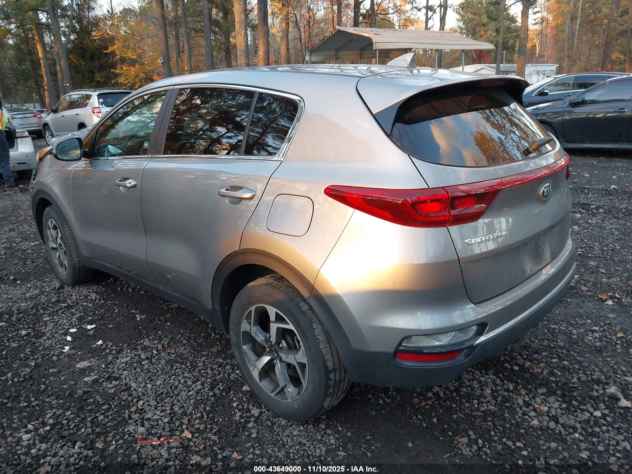KIA SPORTAGE image 3