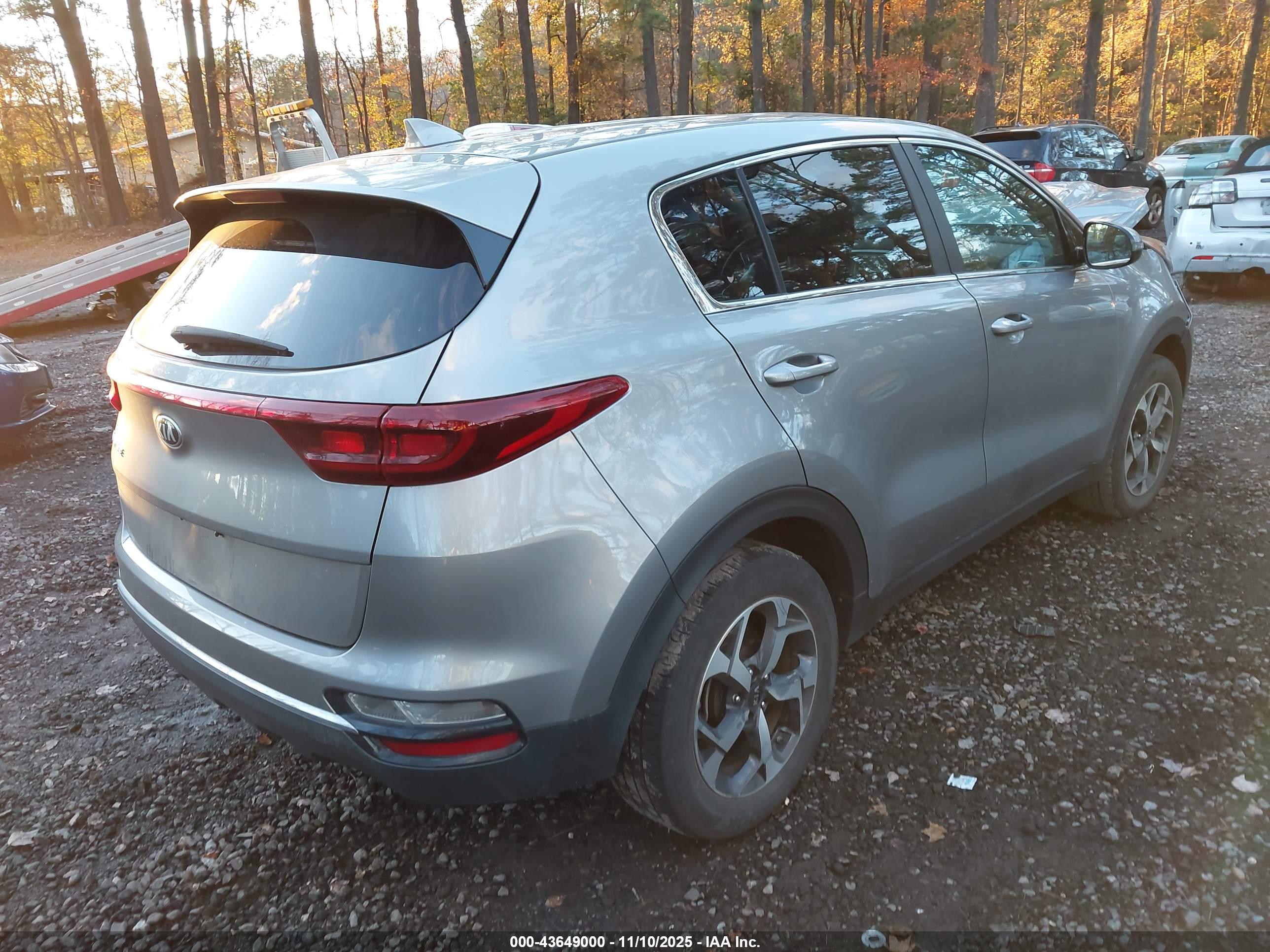 KIA SPORTAGE image 4