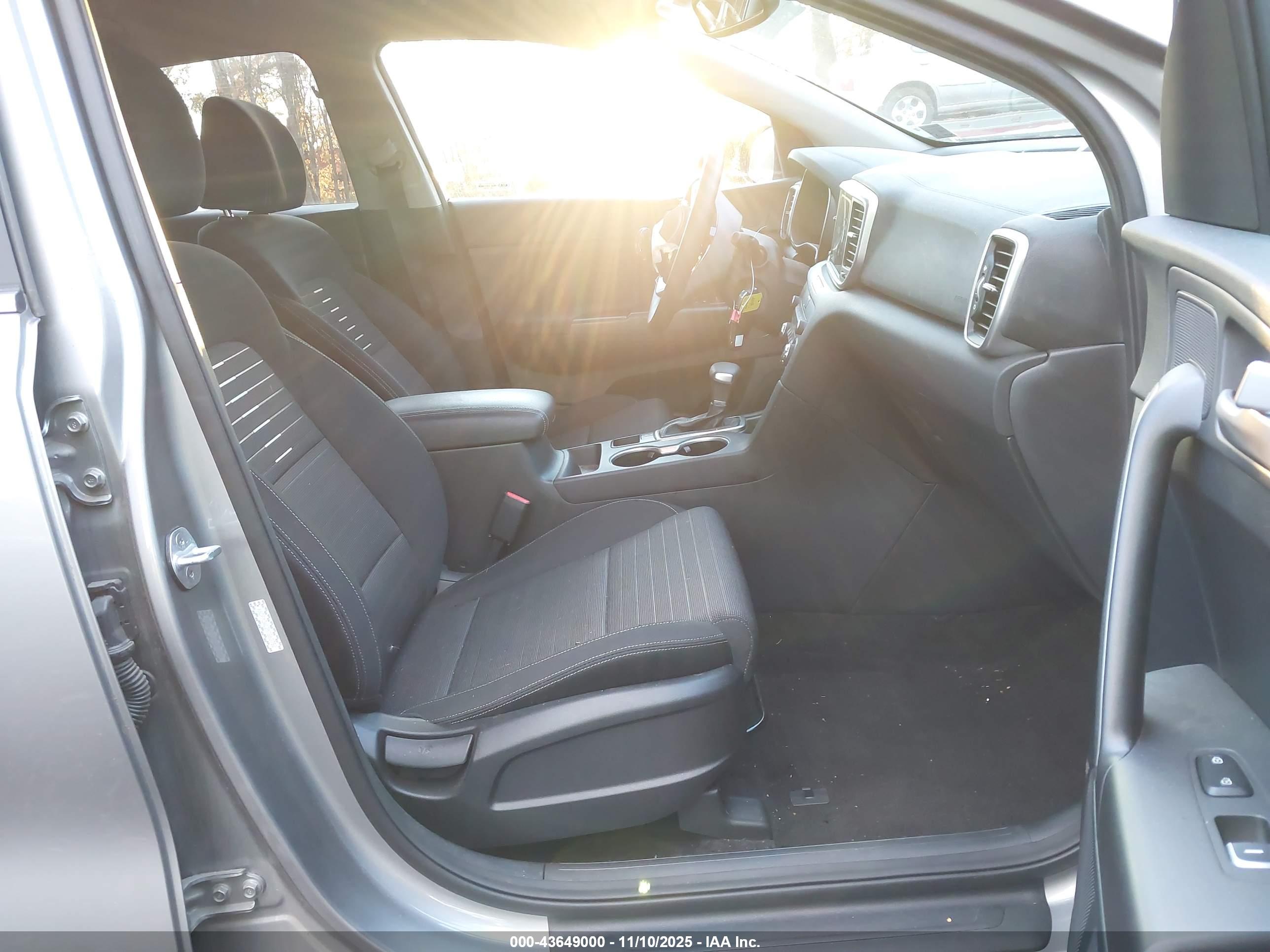 KIA SPORTAGE image 5