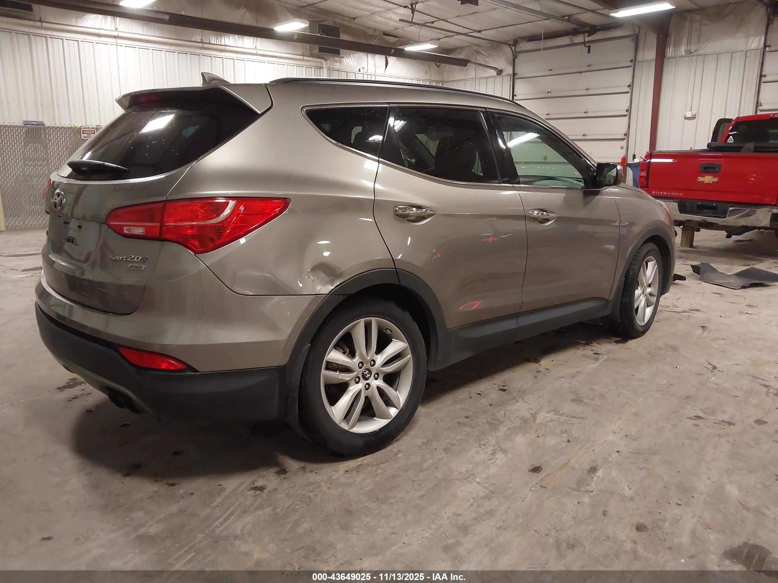 HYUNDAI SANTA image 4