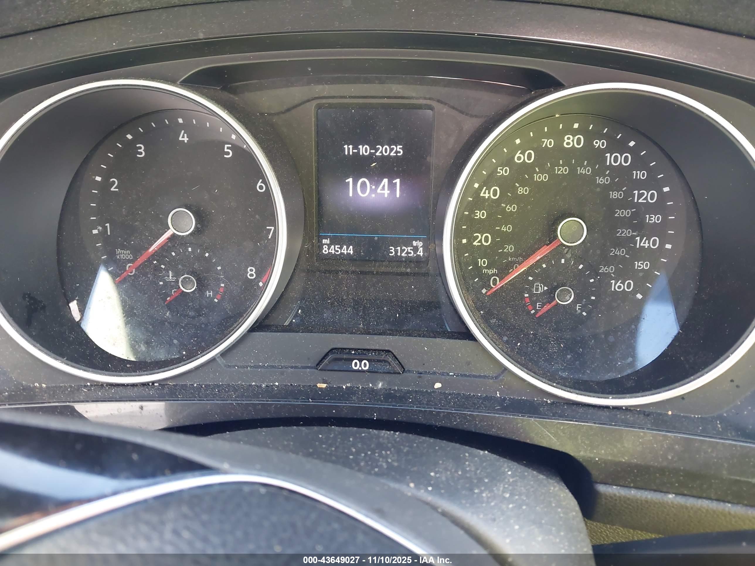 VOLKSWAGEN TIGUAN image 7