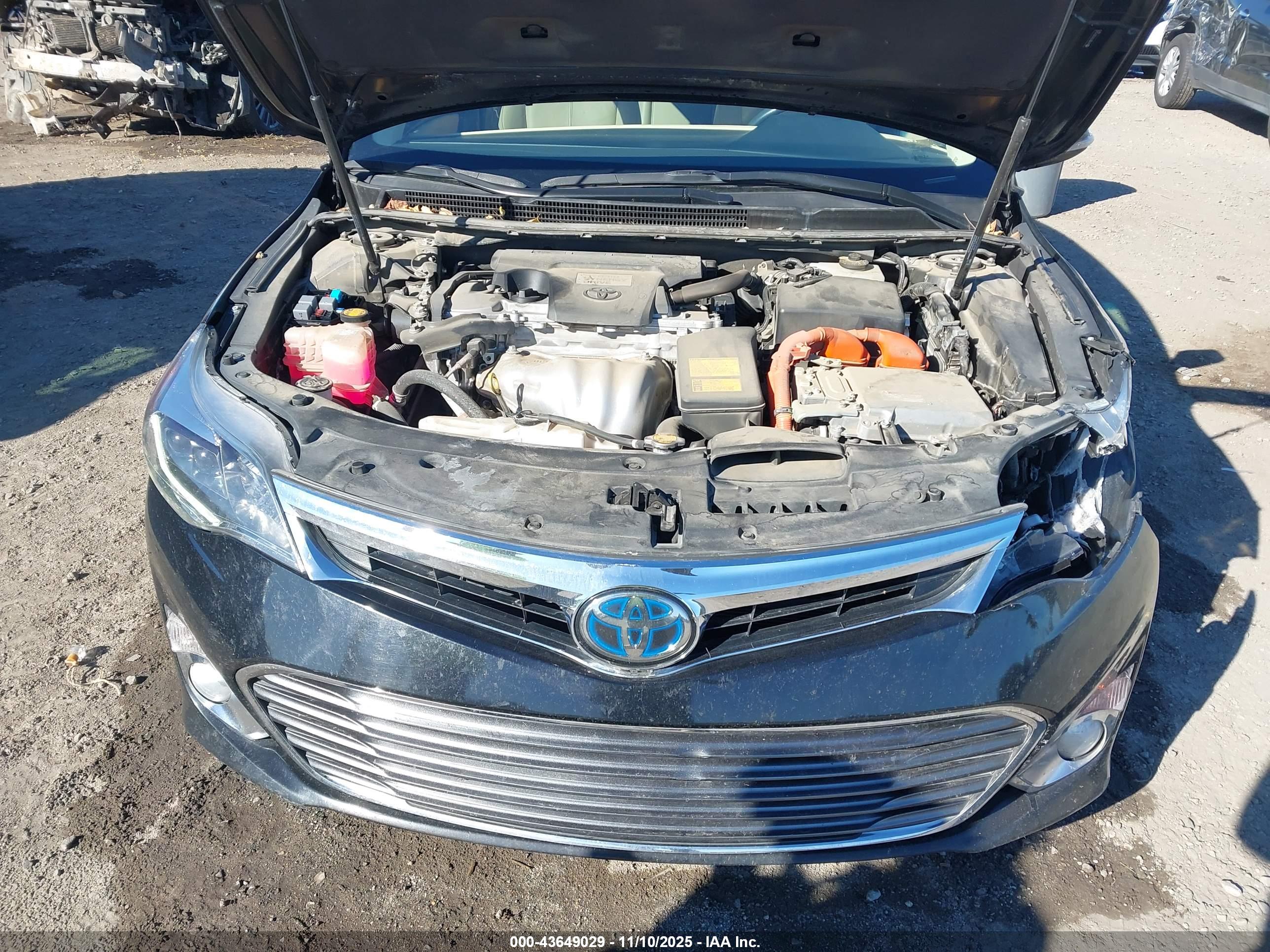TOYOTA AVALON image 10