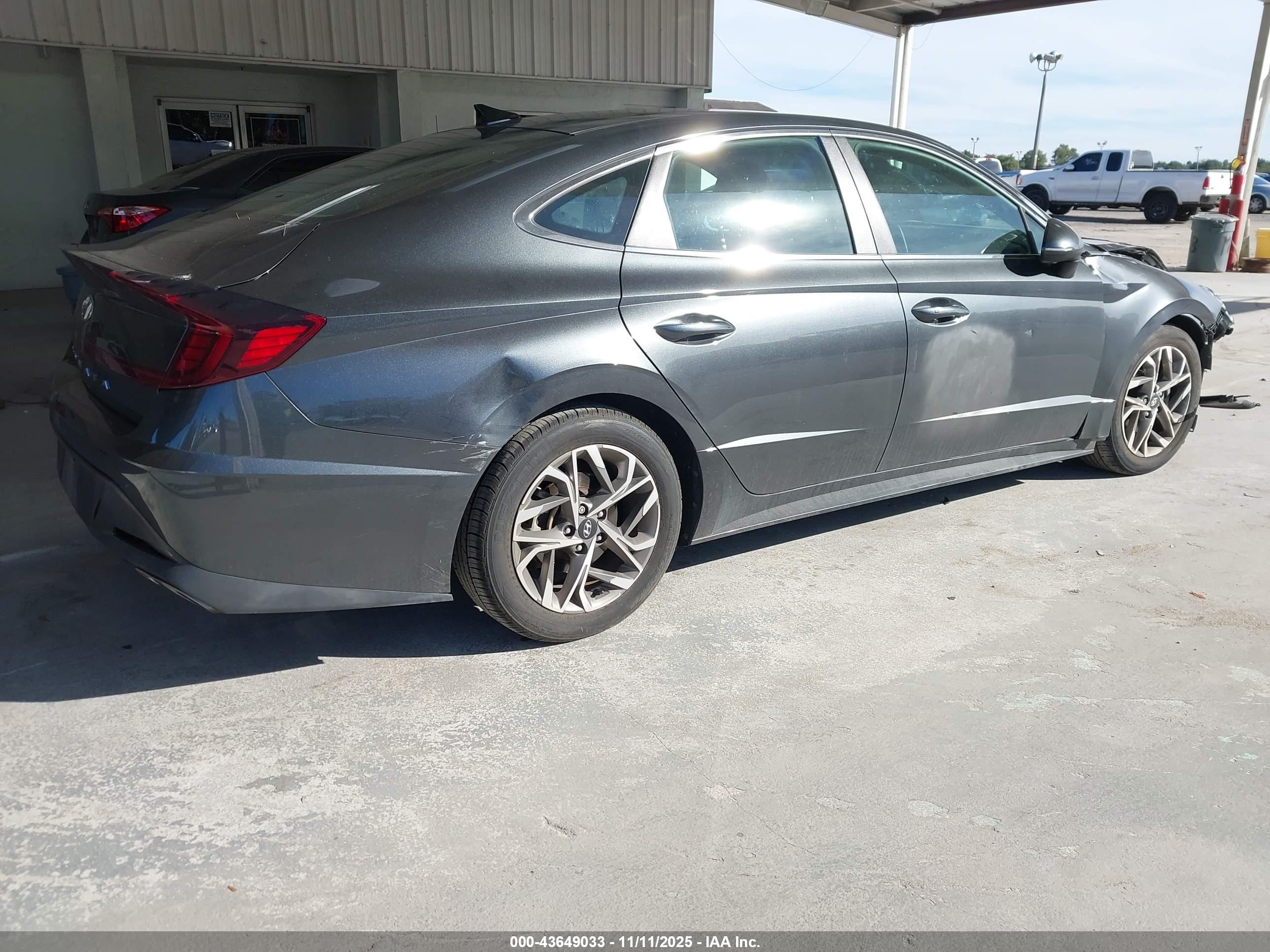 HYUNDAI SONATA image 4