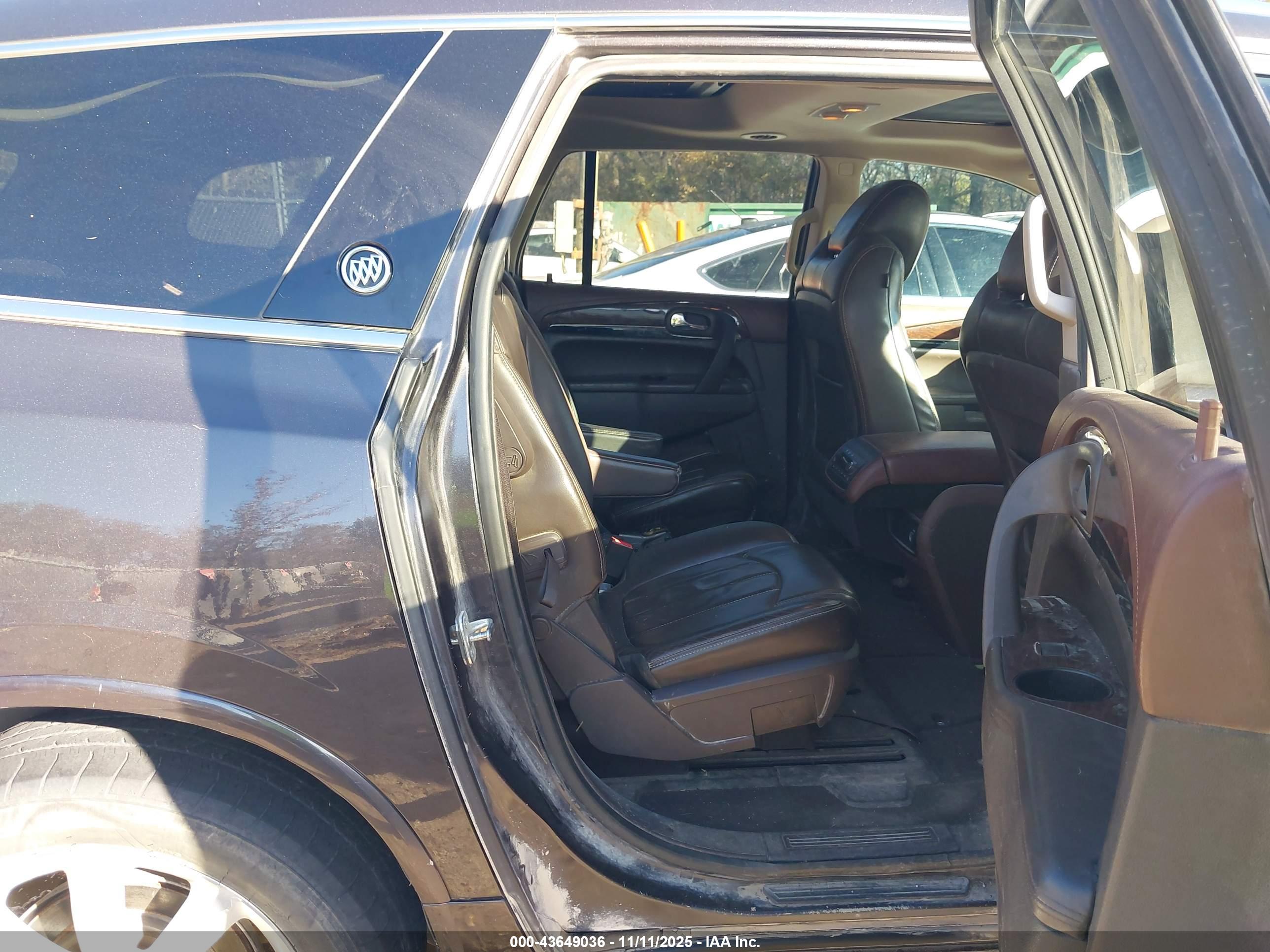 BUICK ENCLAVE image 8