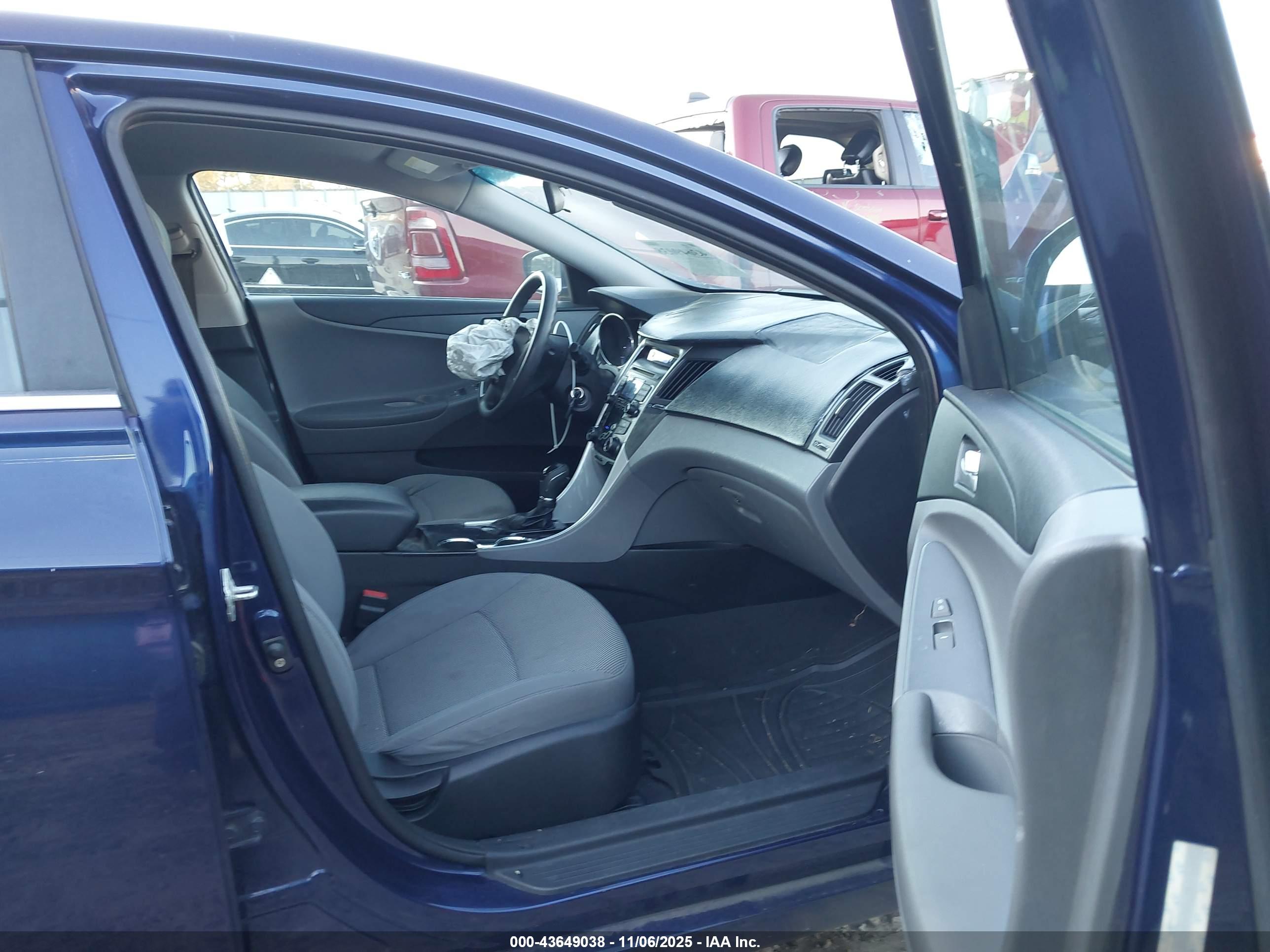 HYUNDAI SONATA image 5