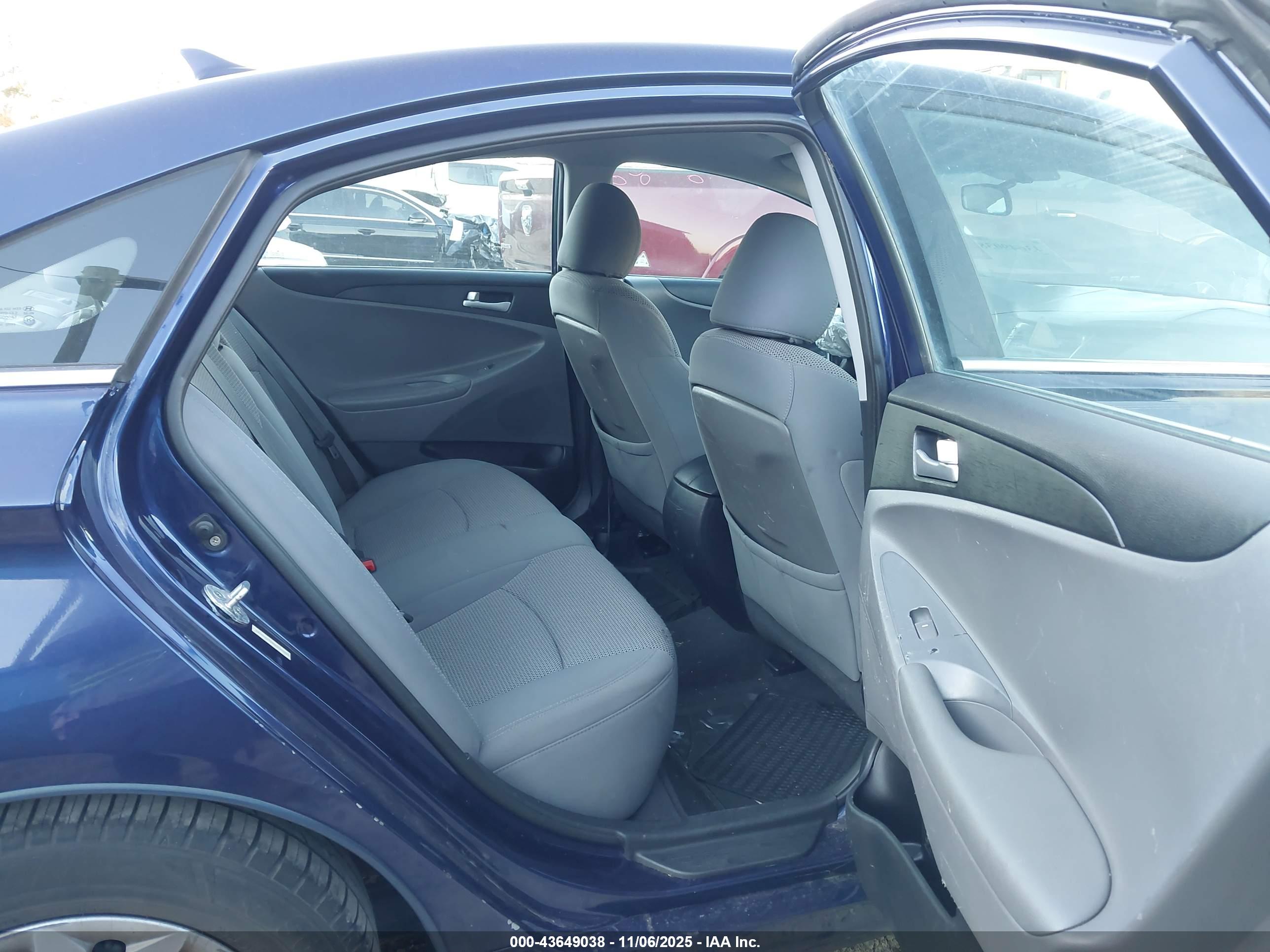 HYUNDAI SONATA image 8