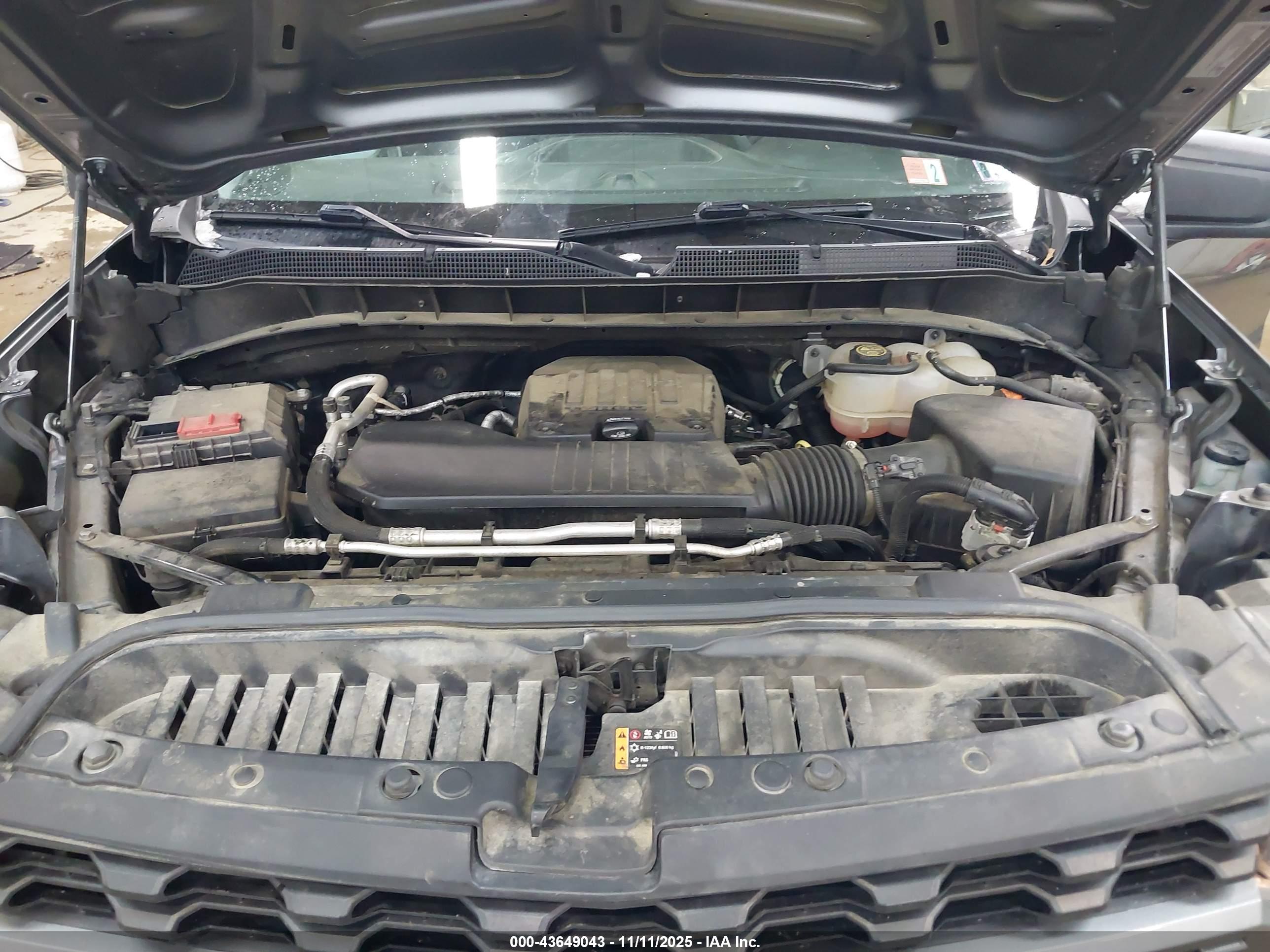 CHEVROLET SILVERADO image 10