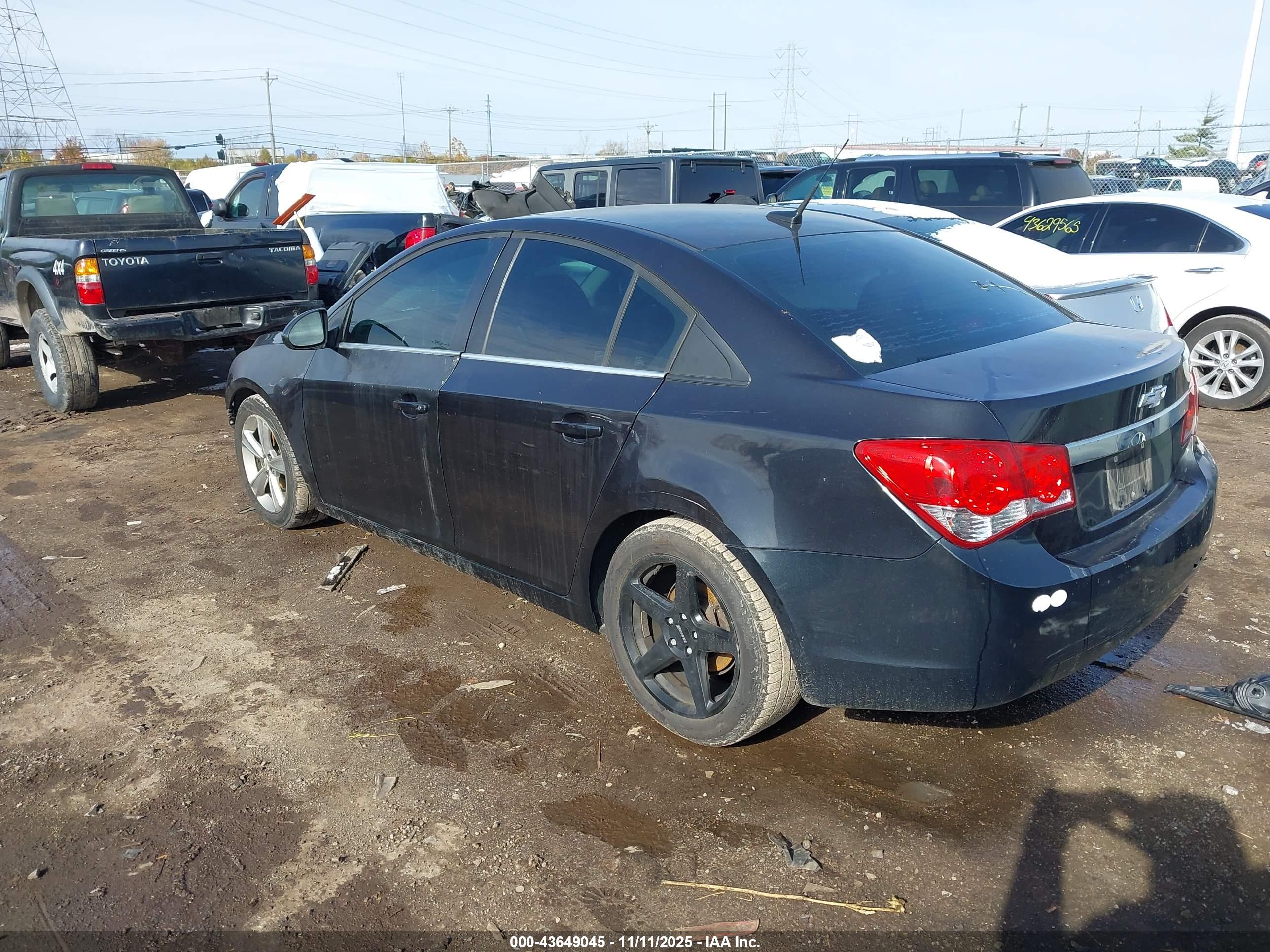 CHEVROLET CRUZE image 3