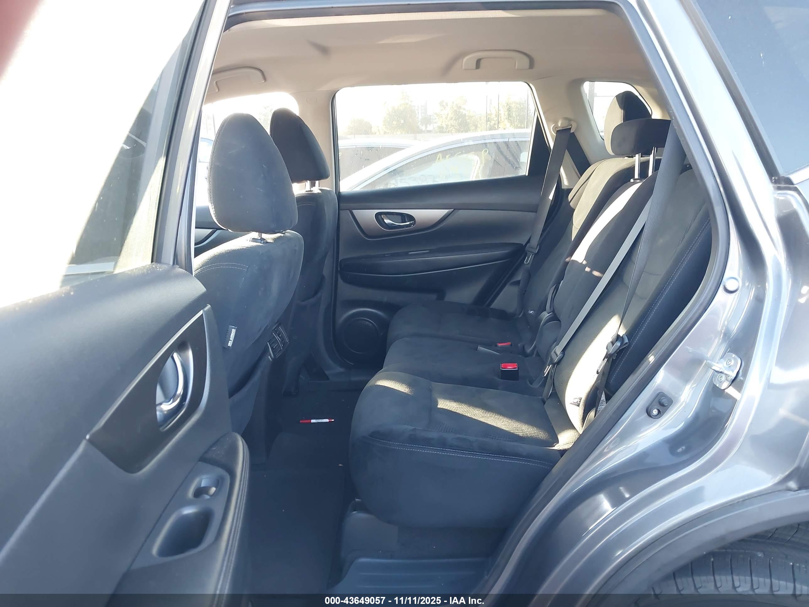 NISSAN ROGUE image 8