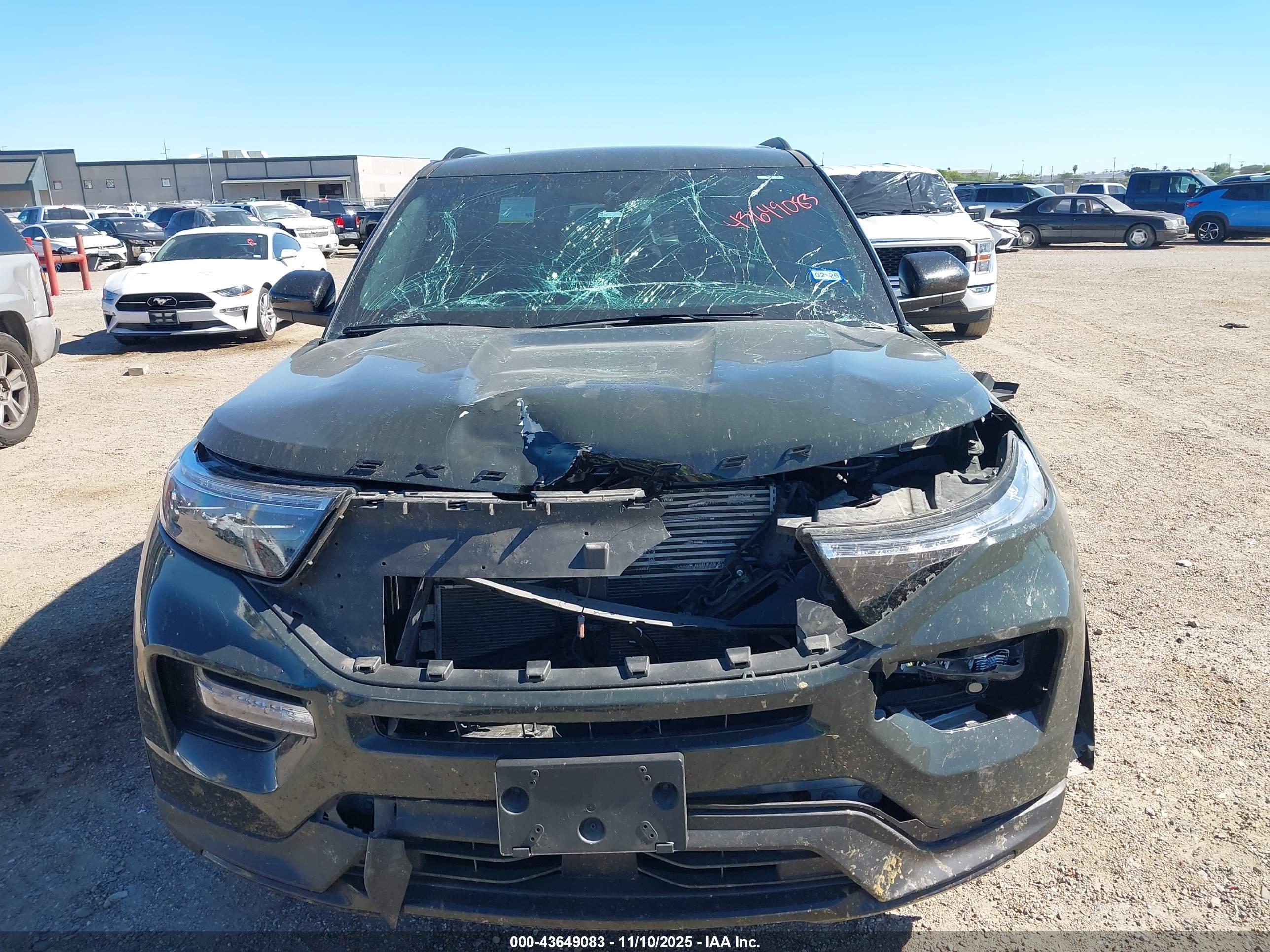 FORD EXPLORER image 6